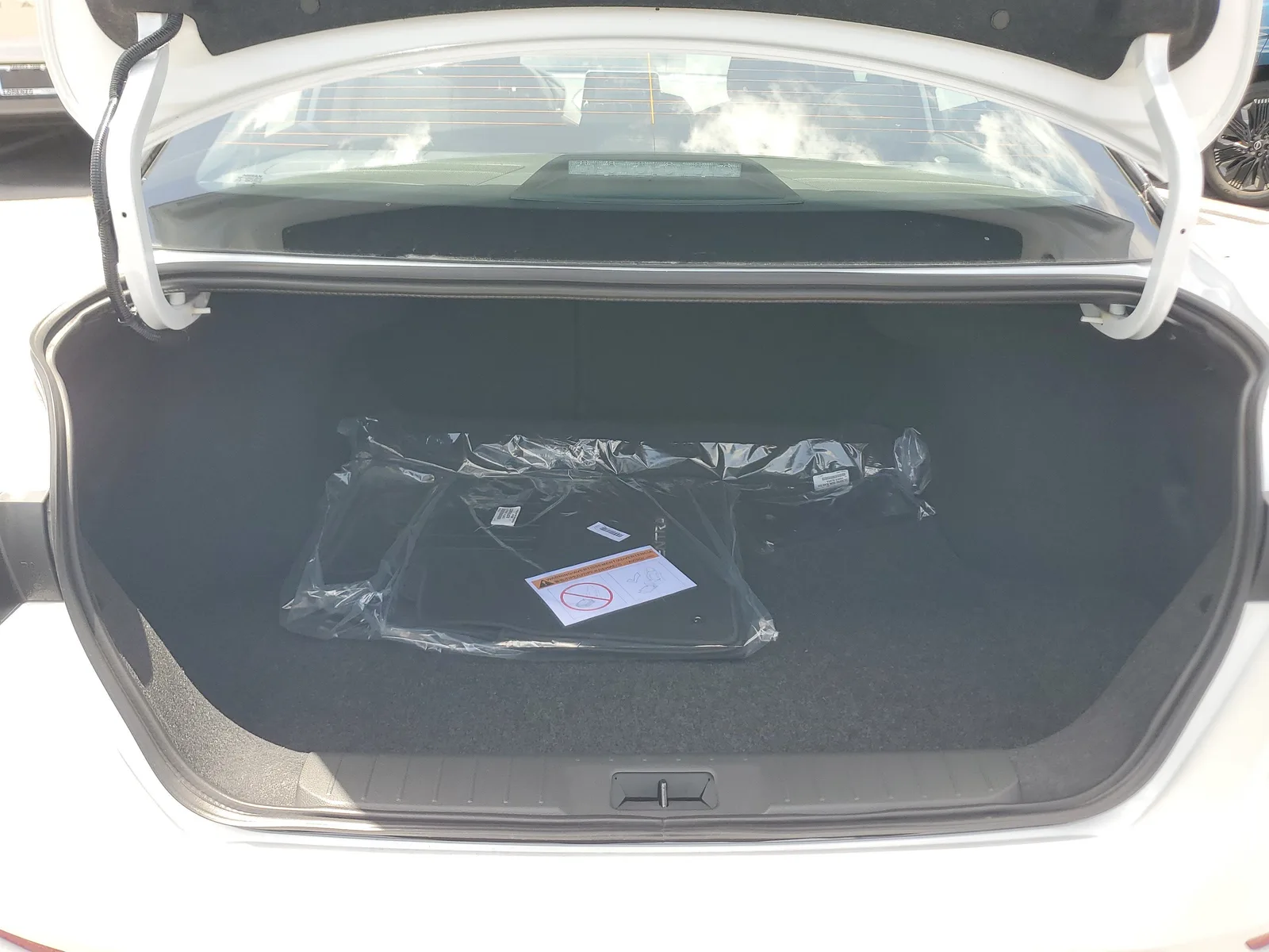2025 Nissan Sentra SR photo 24