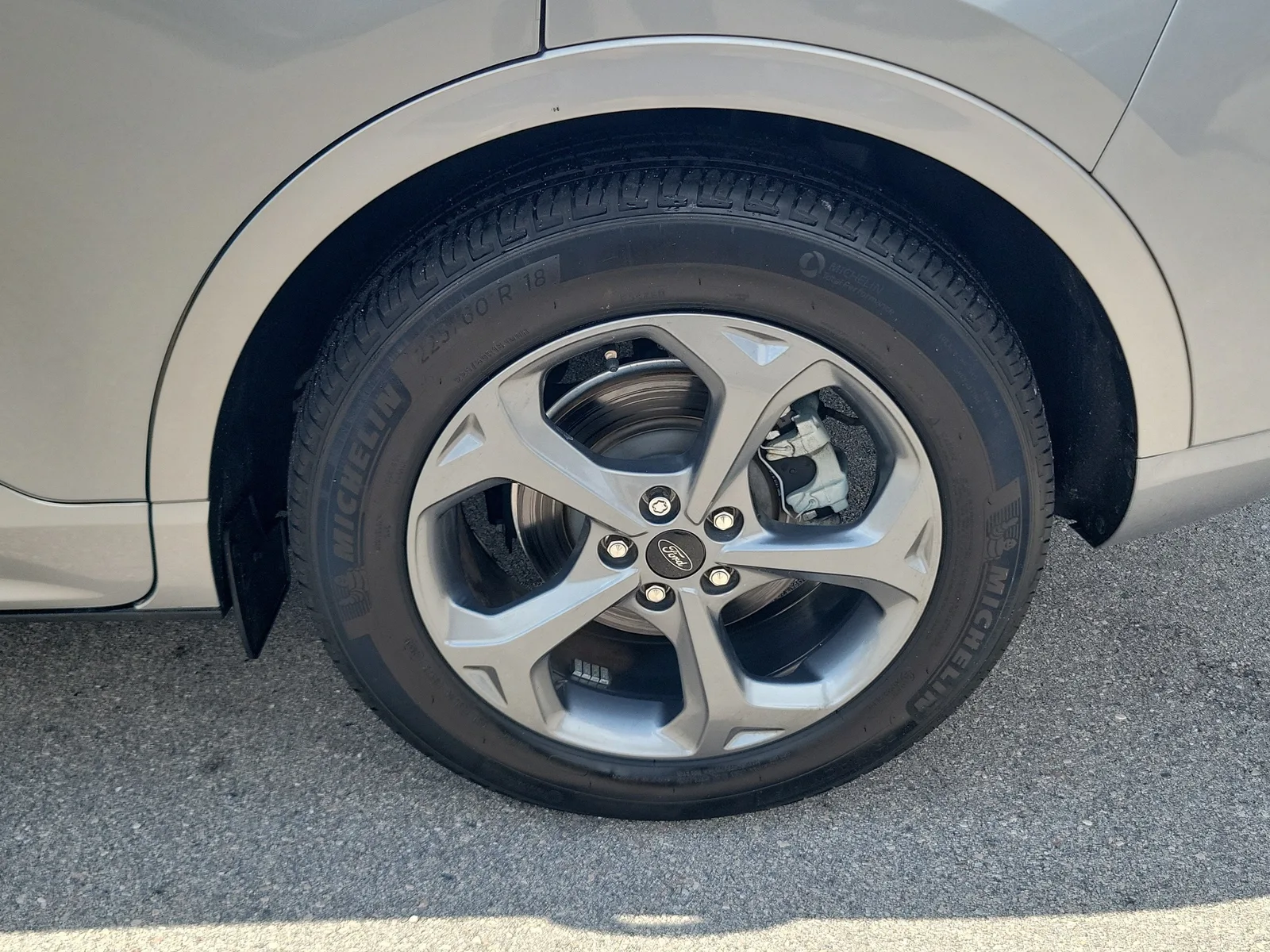 2024 Ford Escape ST-Line photo 30