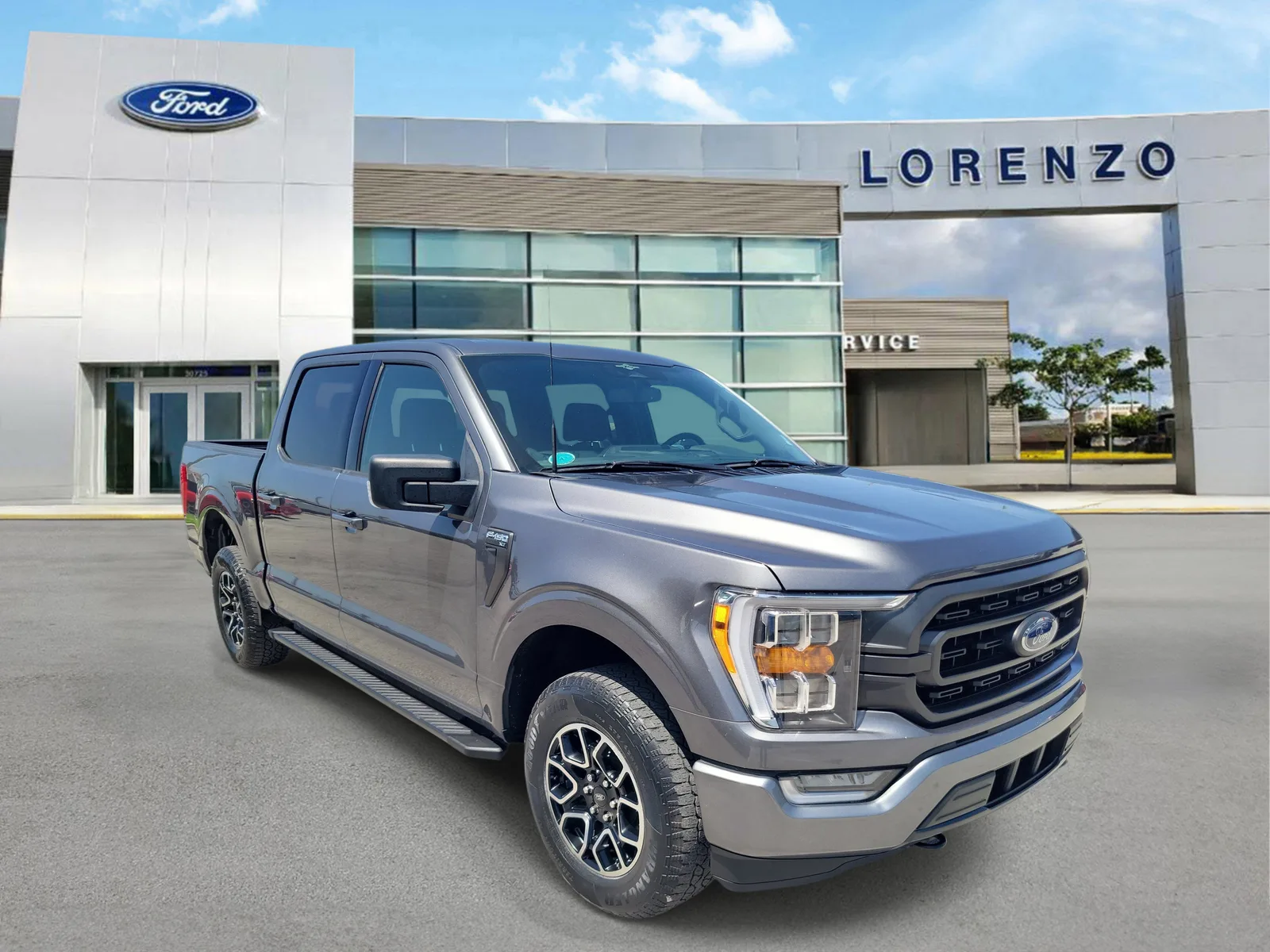 2023 Ford F-150 XLT 4WD photo 3