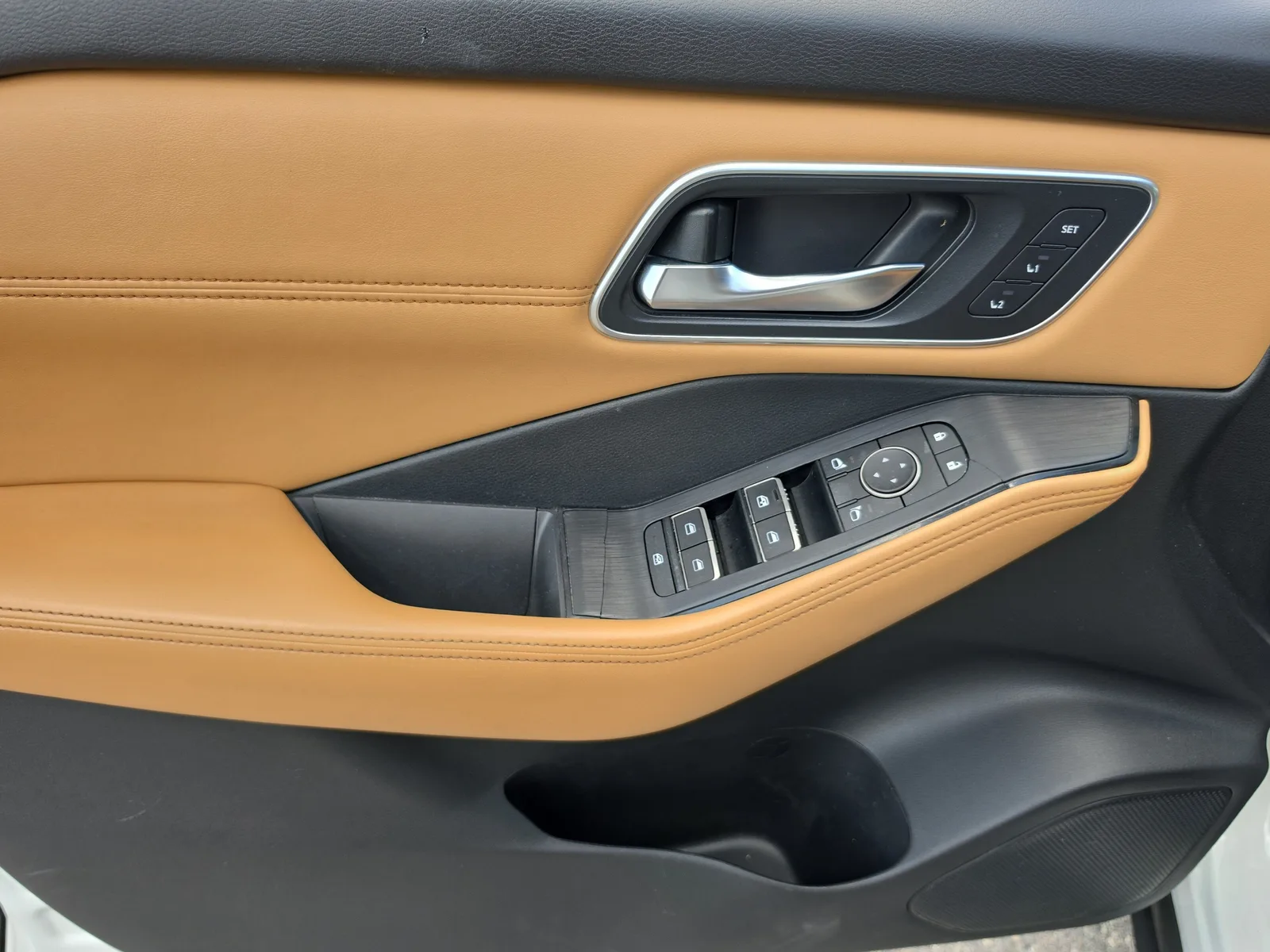 2021 Nissan Rogue Platinum 4WD photo 24