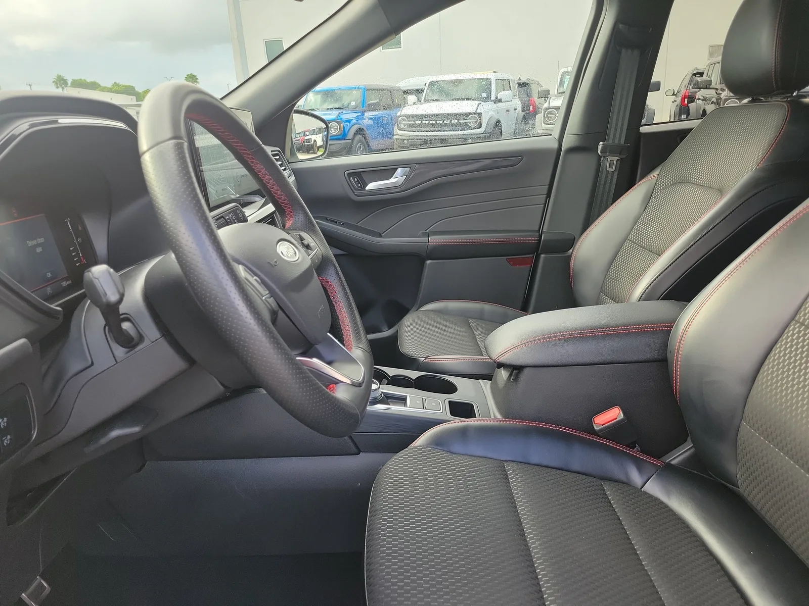 2024 Ford Escape ST-Line photo 12