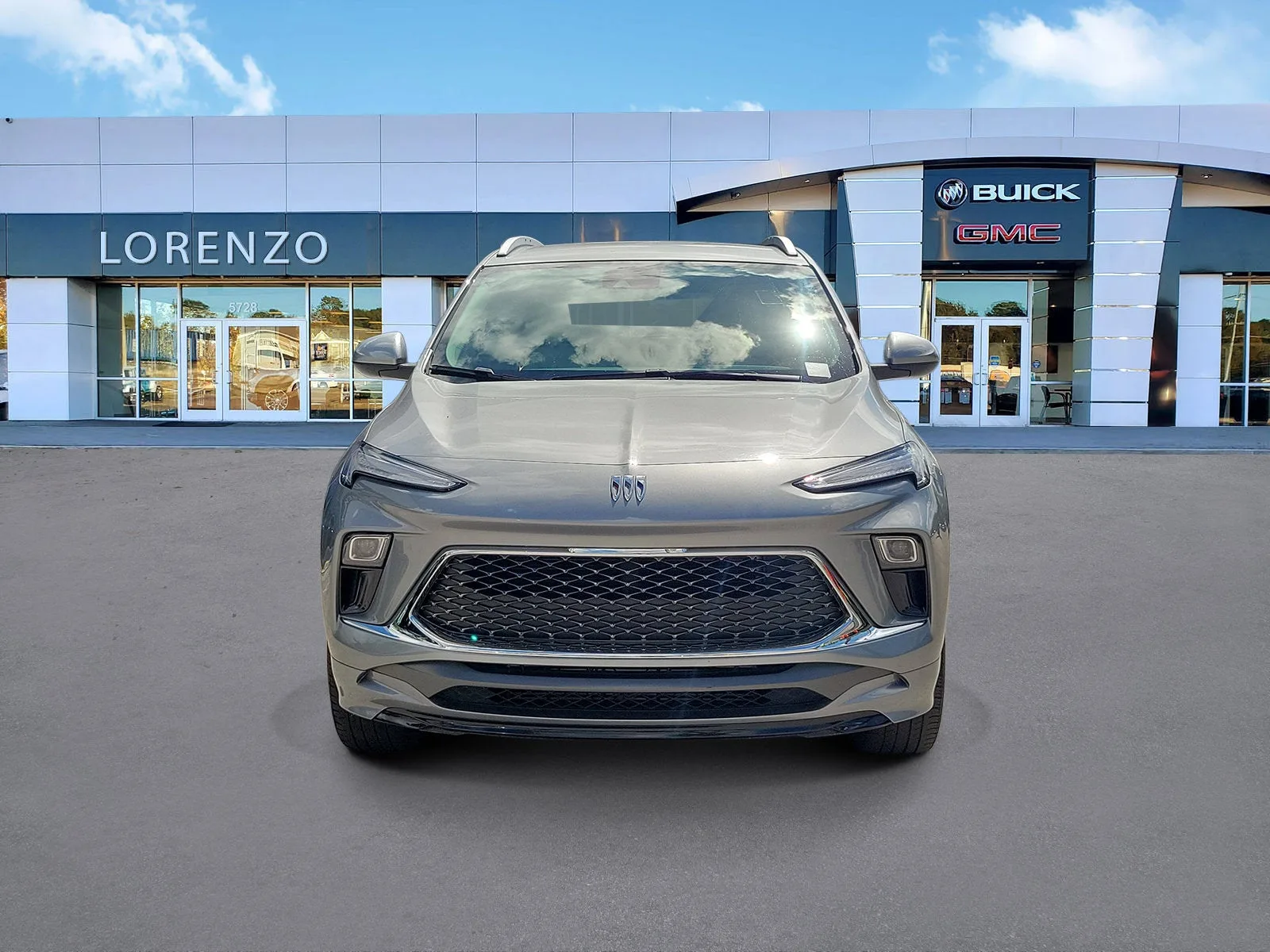 2024 Buick Encore GX Avenir photo 2