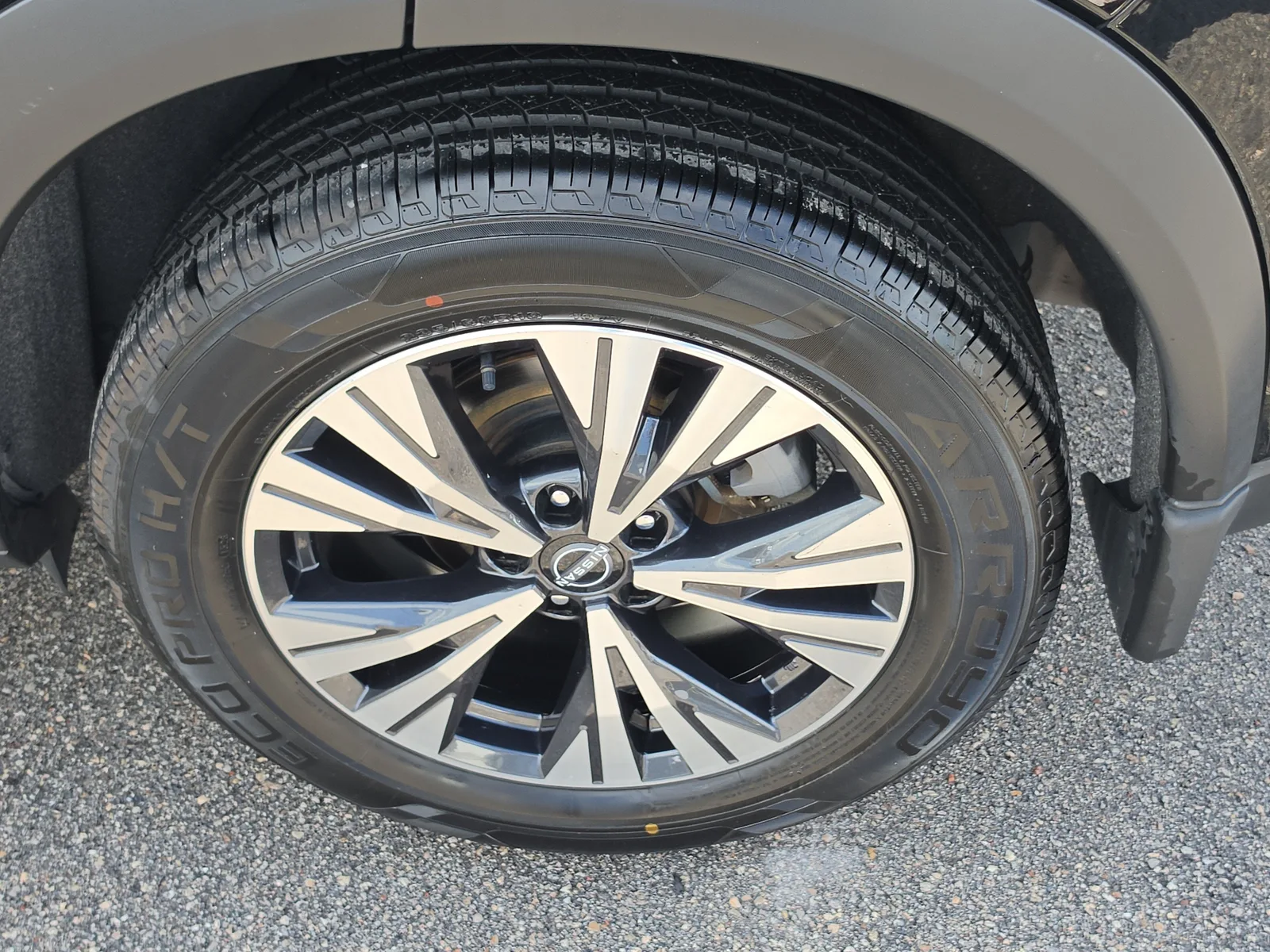 2023 Nissan Rogue SV photo 24