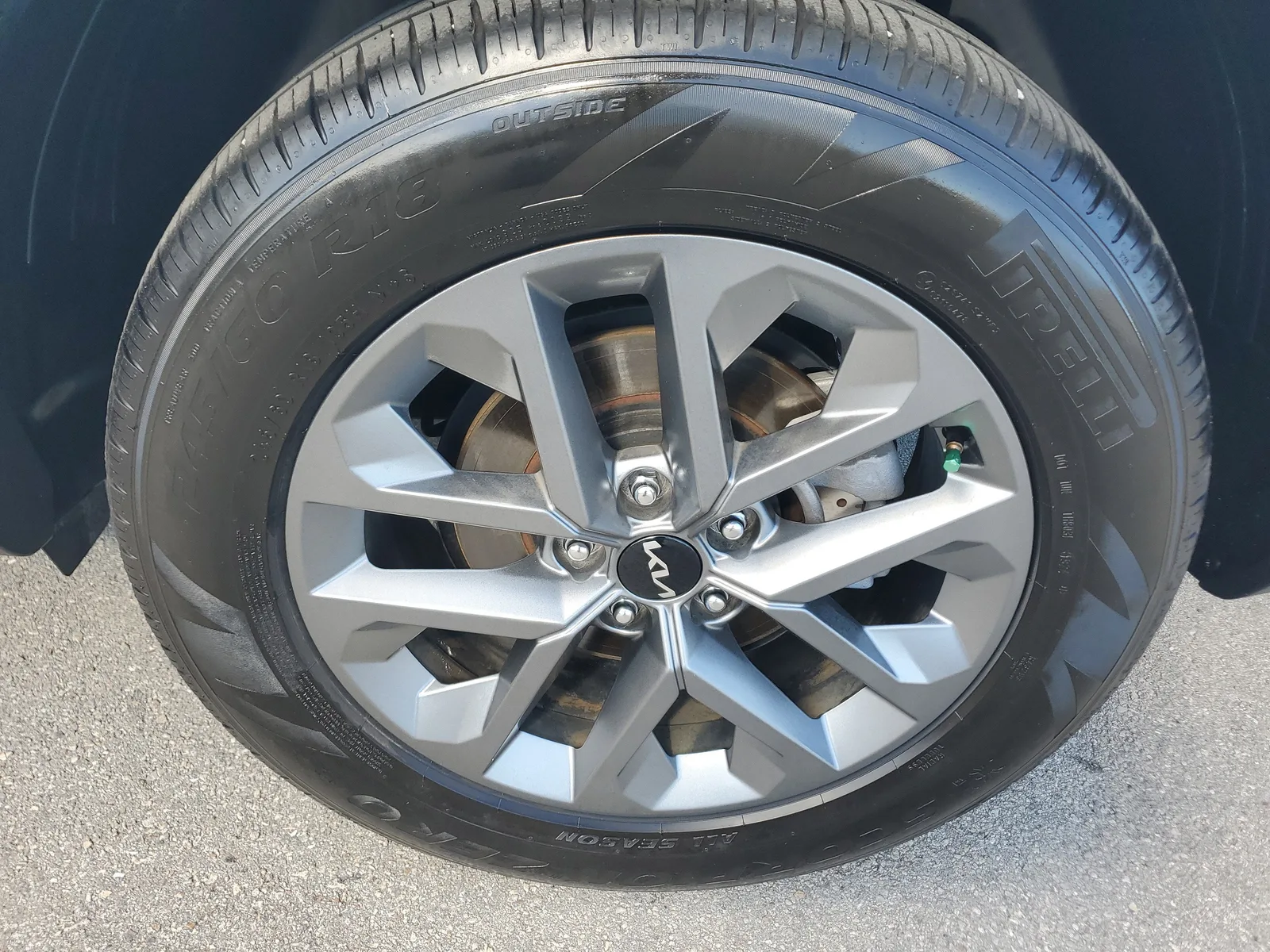 2024 Kia Telluride LX photo 28