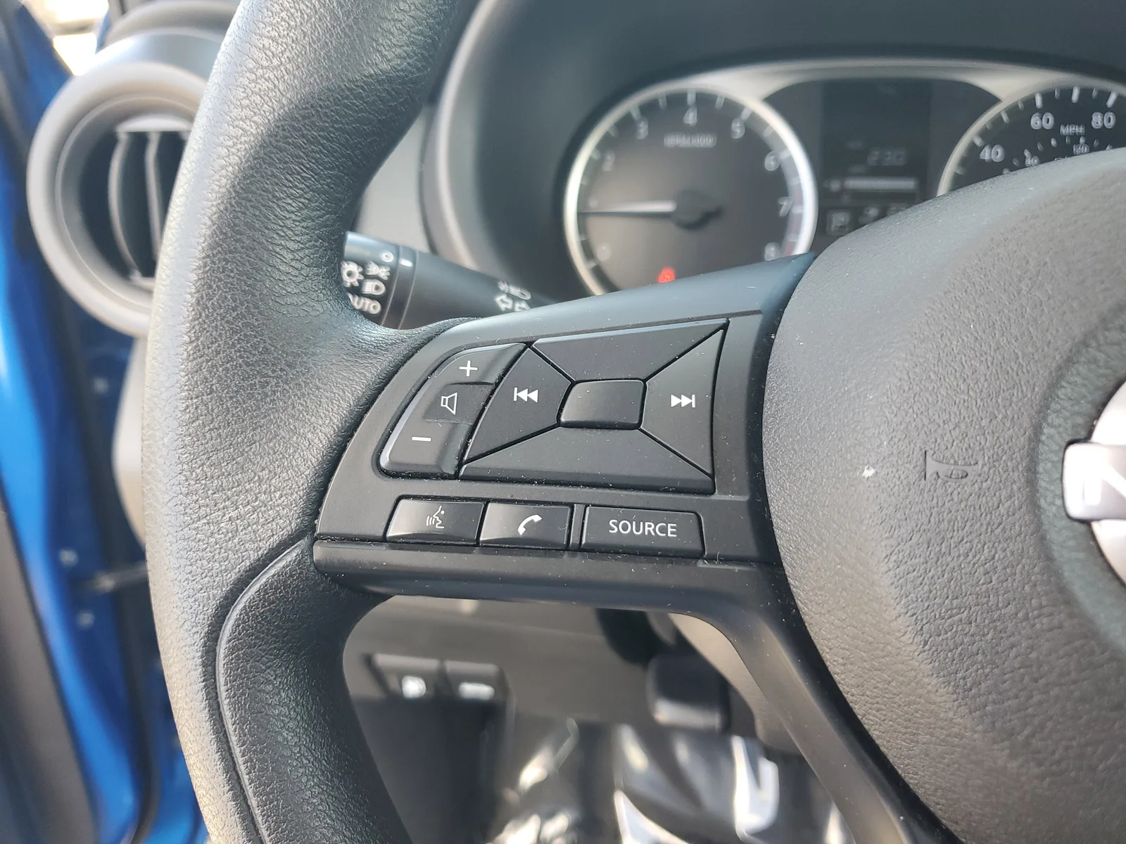 2023 Nissan Kicks S photo 20