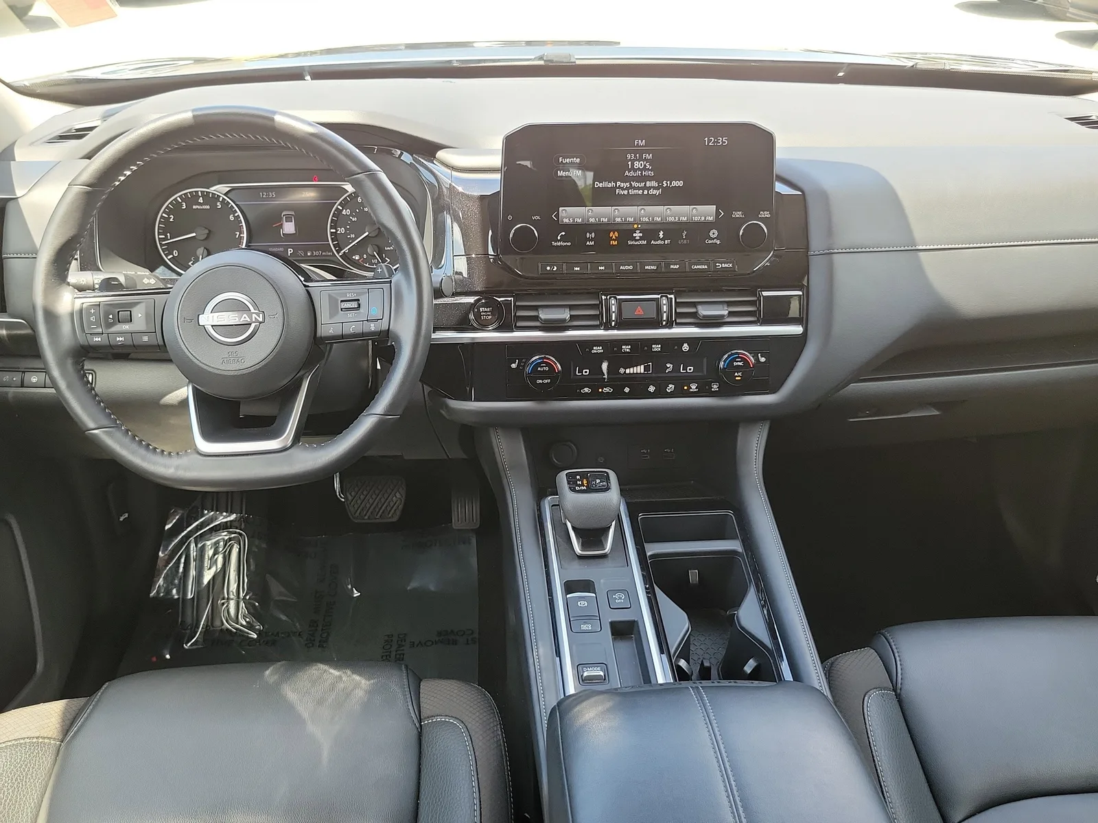 2025 Nissan Pathfinder SL photo 18
