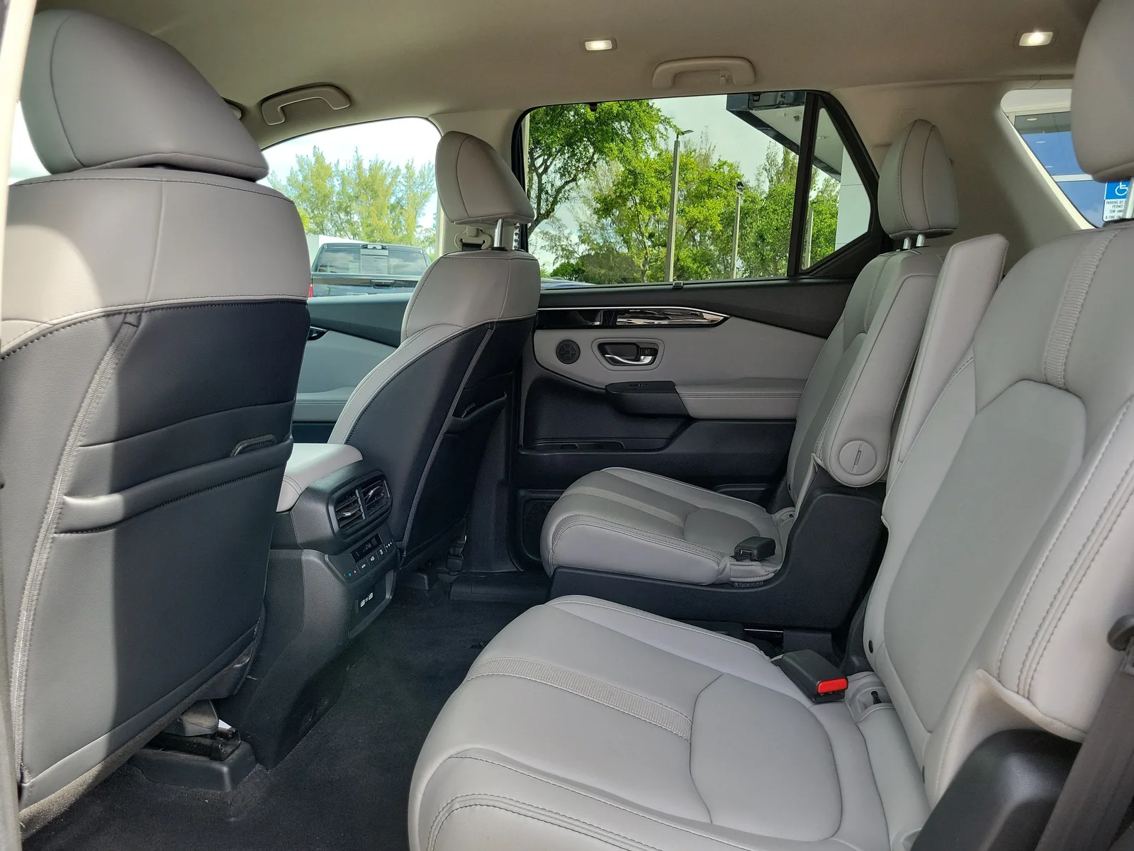 2023 Honda Pilot EX-L 7 Passenger photo 16