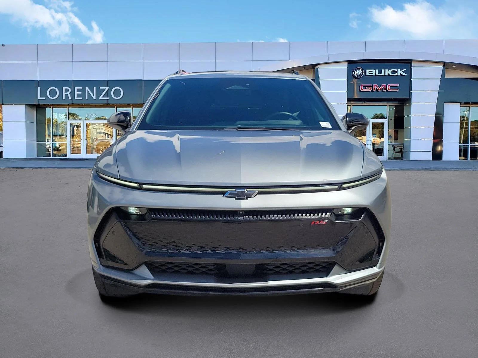 2024 Chevrolet Equinox EV RS photo 2