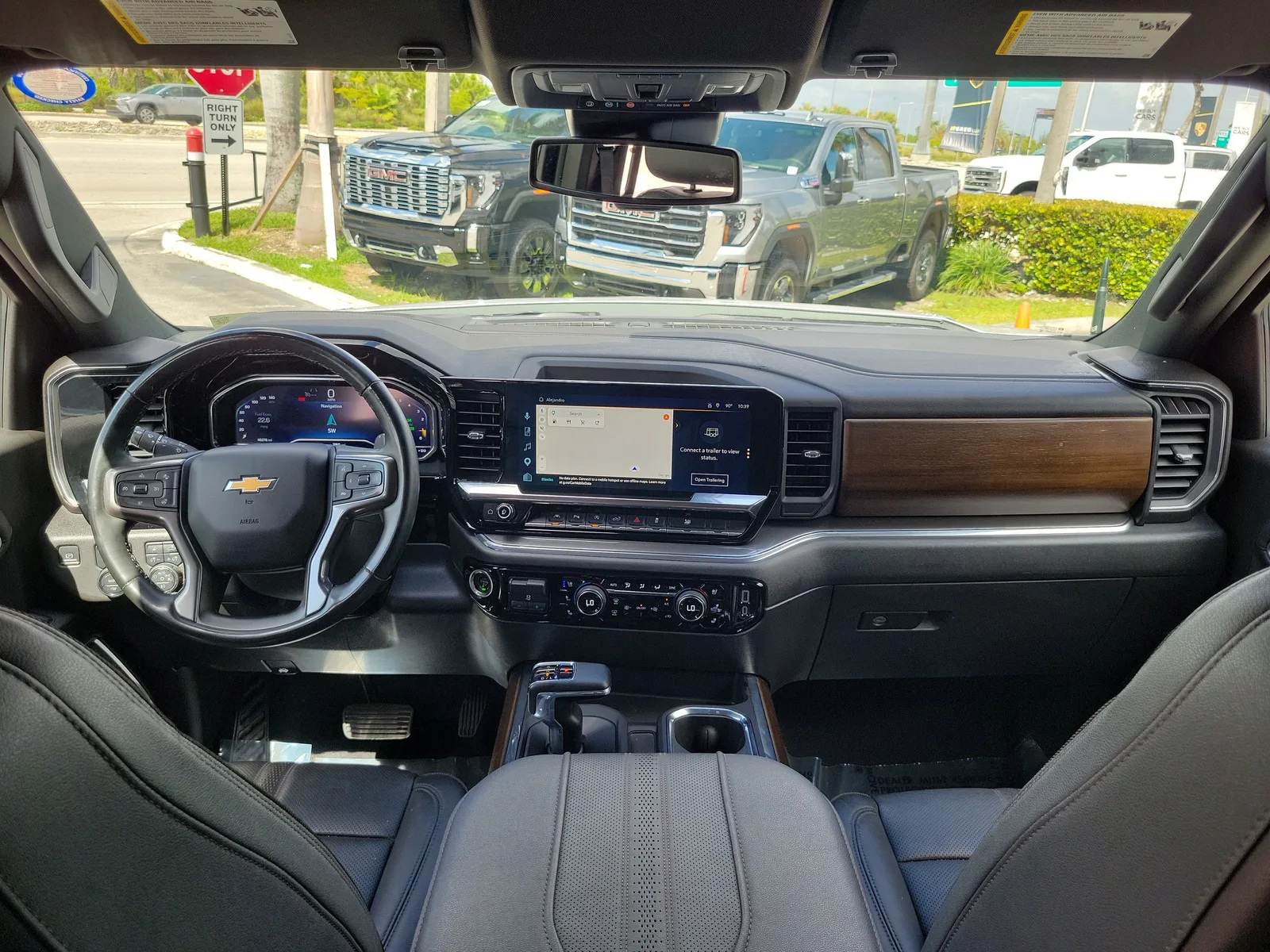 2023 Chevrolet Silverado 1500 High Country photo 16