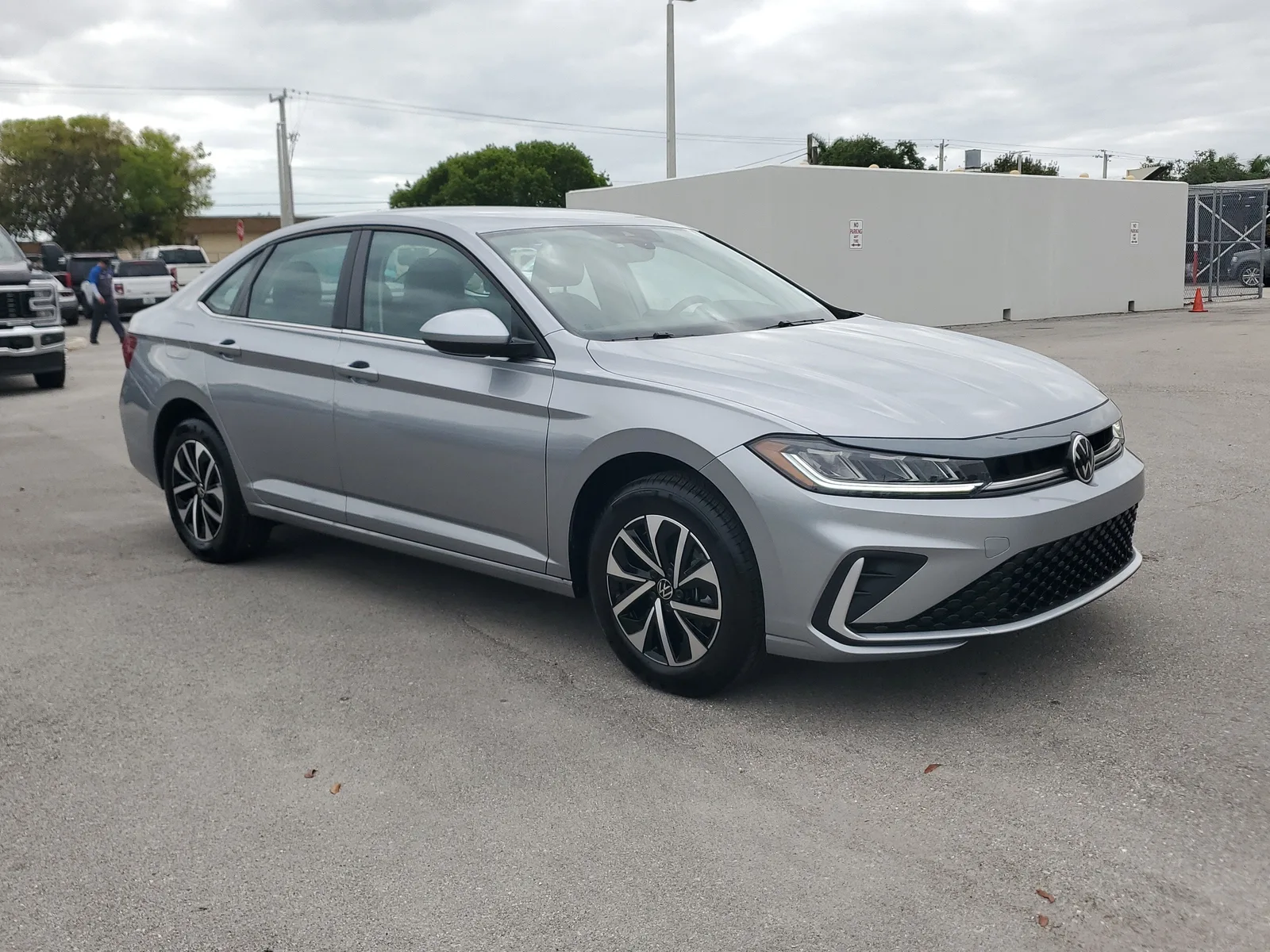 2025 Volkswagen Jetta S photo 3