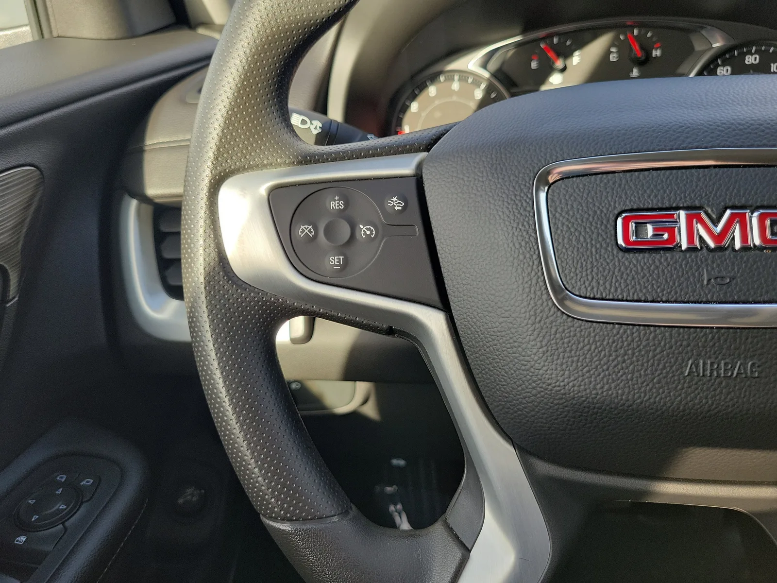 2023 GMC Terrain SLE photo 22
