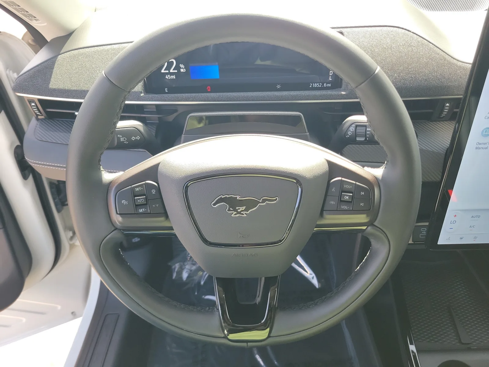 2024 Ford Mustang Mach-E Premium photo 17