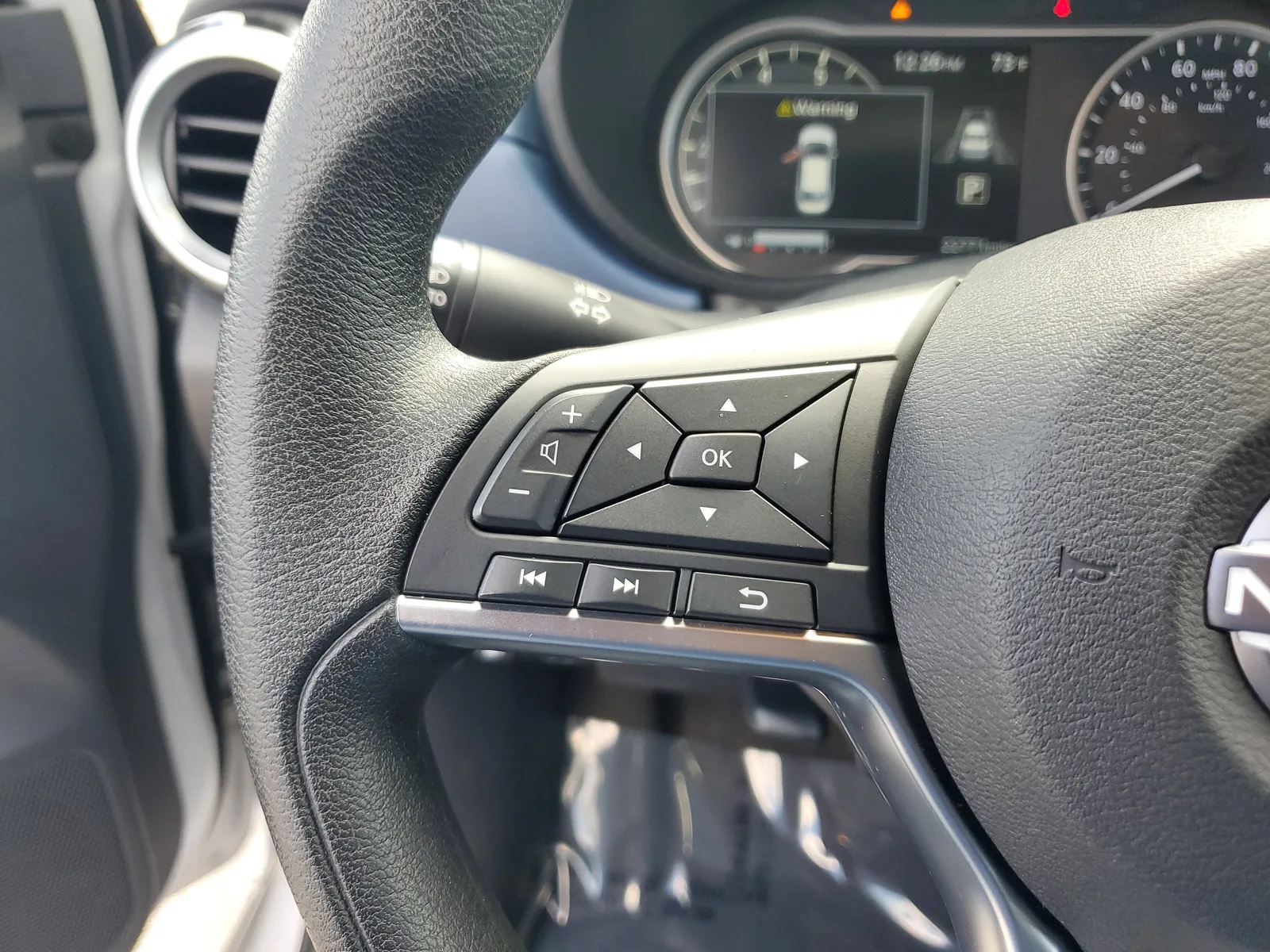 2025 Nissan Versa SV photo 19