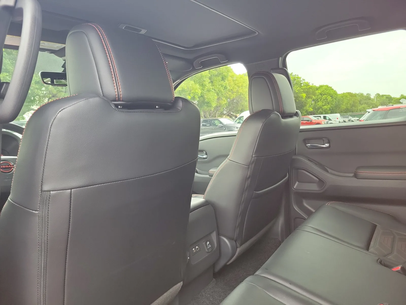 2025 Nissan Frontier Crew Cab PRO-X® photo 15