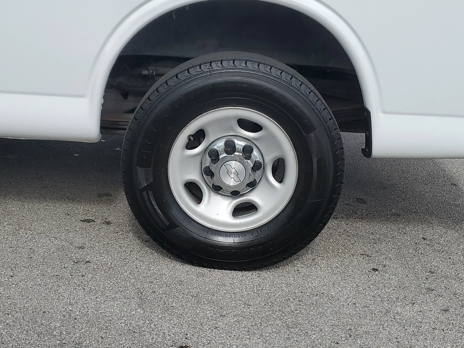 2020 Chevrolet Express Passenger 3500 1LT photo 28