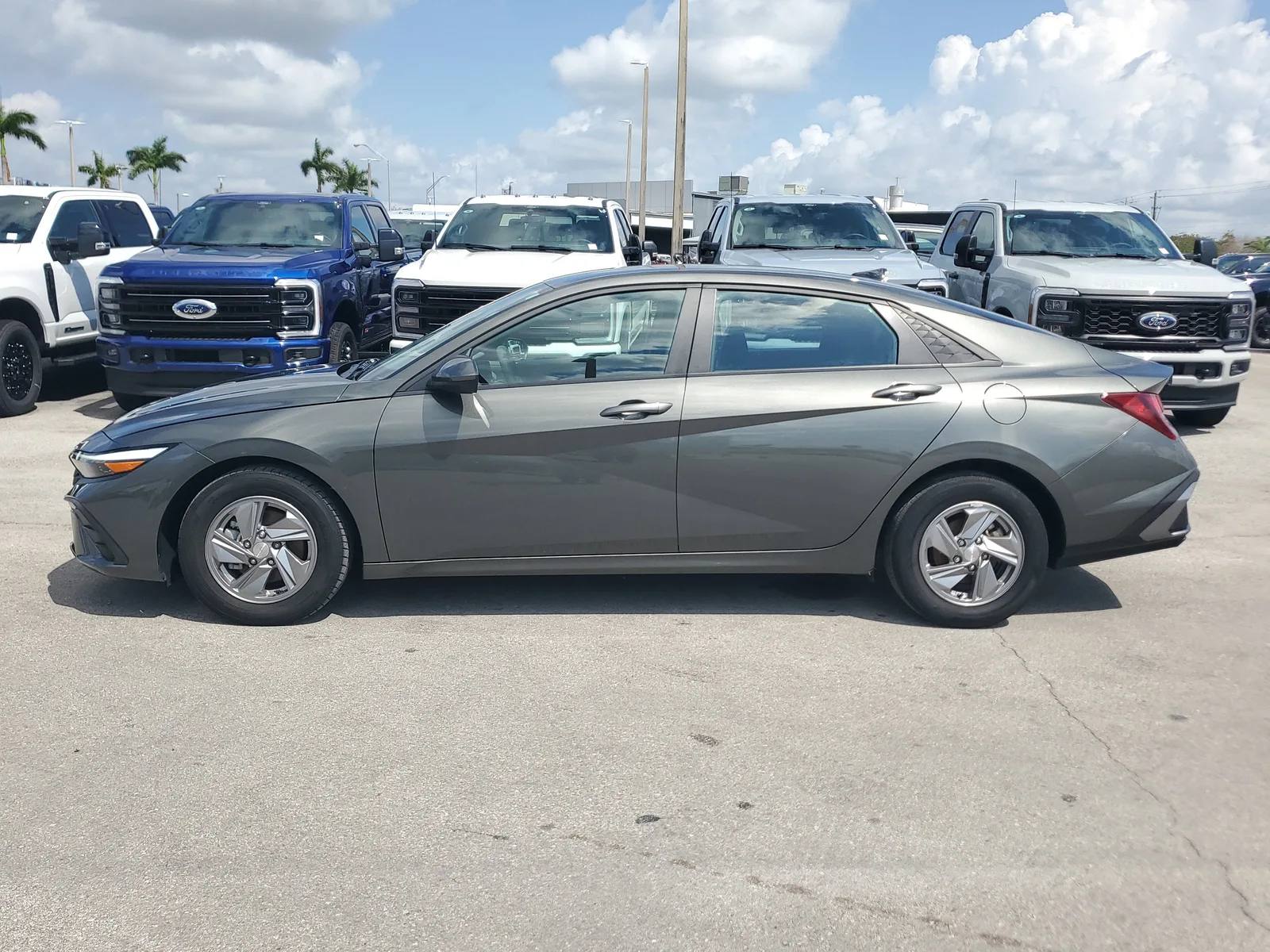 2024 Hyundai Elantra SE photo 8