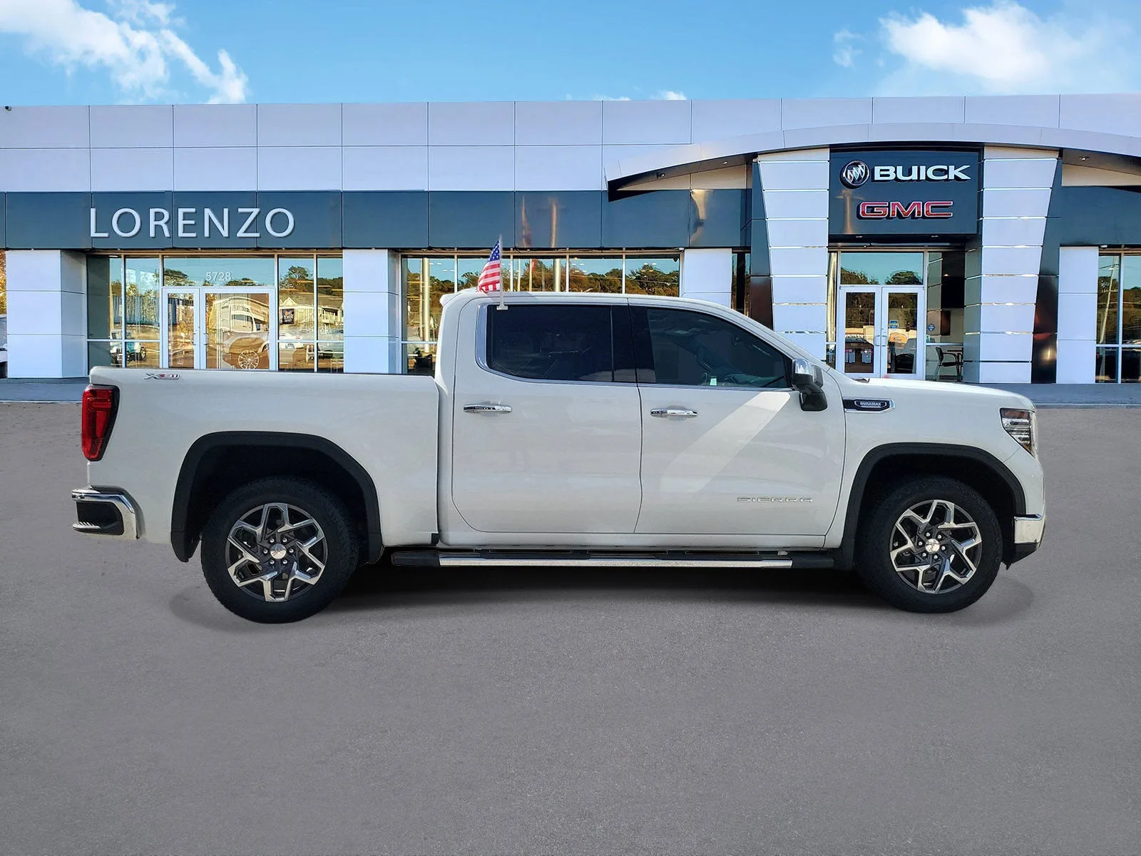 2023 GMC Sierra 1500 SLT photo 4