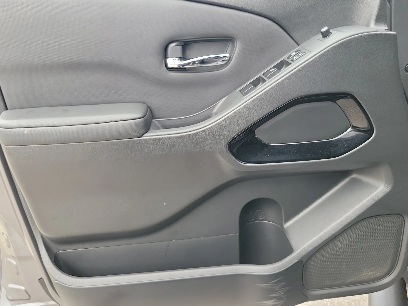 2023 Nissan Frontier SV photo 17