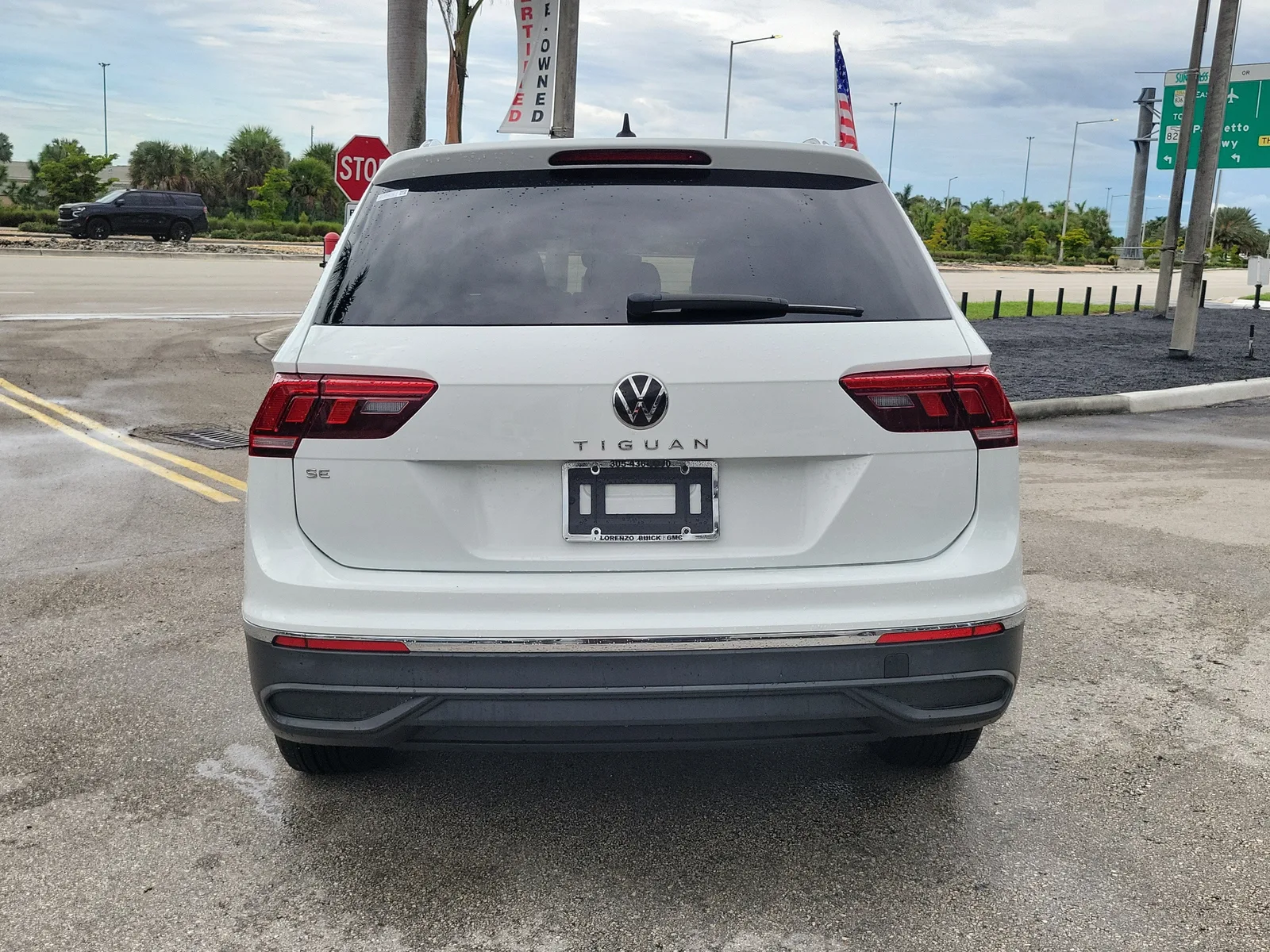 2024 Volkswagen Tiguan SE photo 6