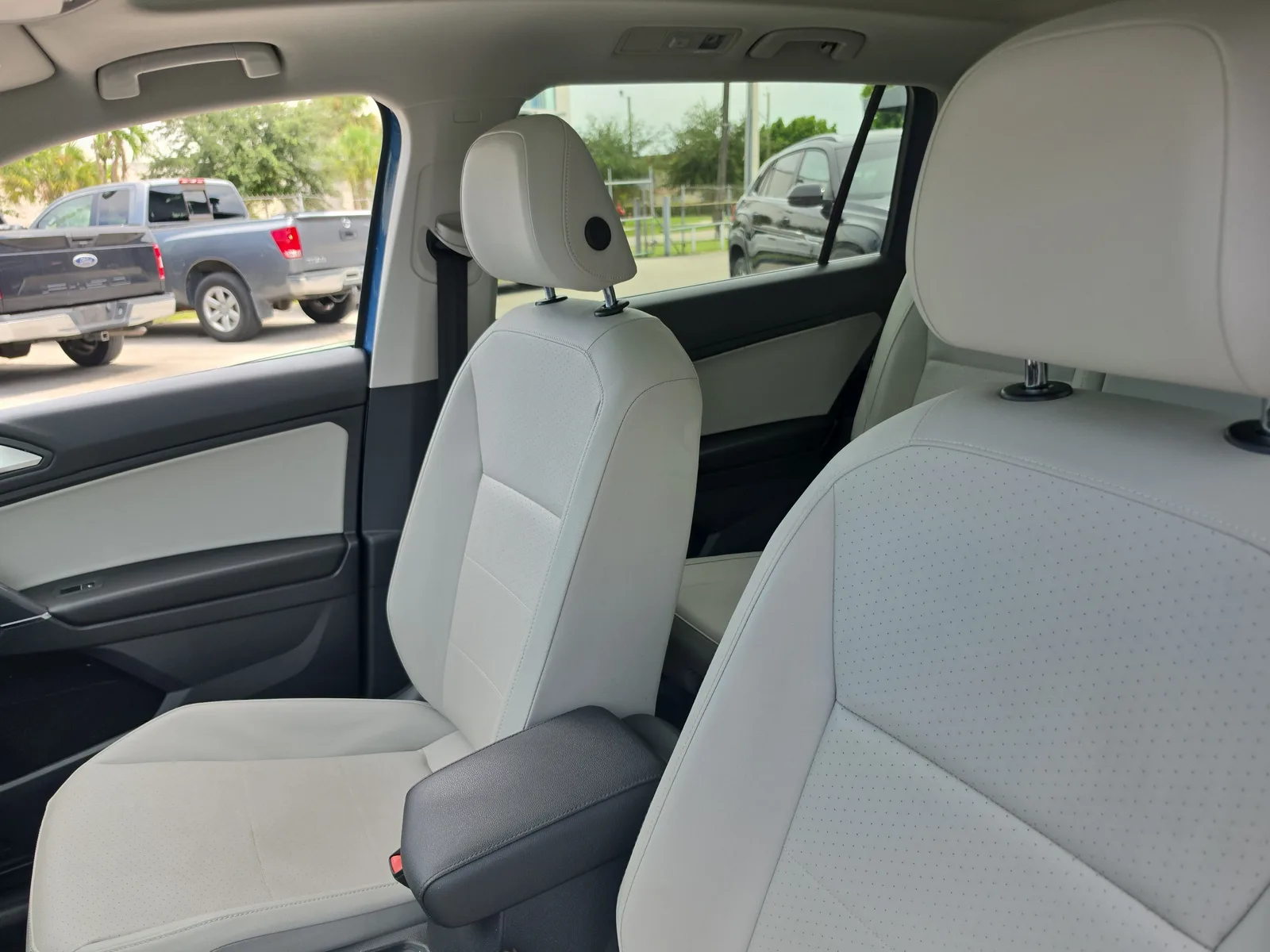 2020 Volkswagen Tiguan SE photo 11