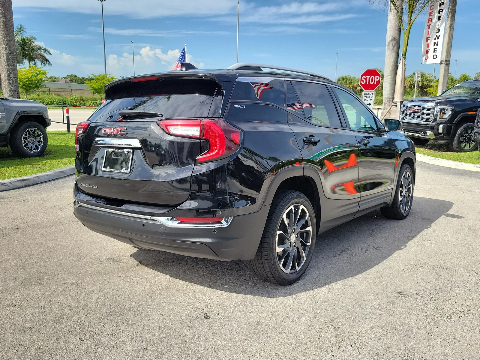 2023 GMC Terrain SLT photo 5