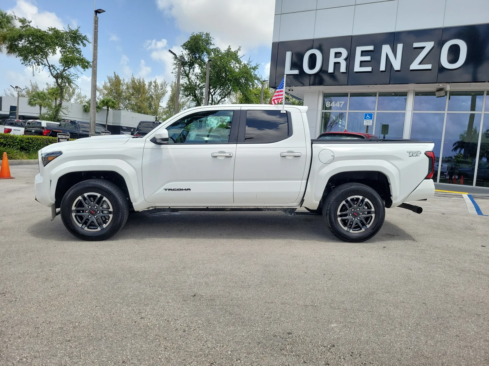 2024 Toyota Tacoma 2WD SR5 photo 8