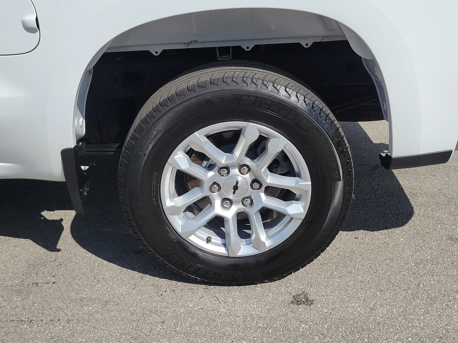 2024 Chevrolet Silverado 1500 RST photo 27