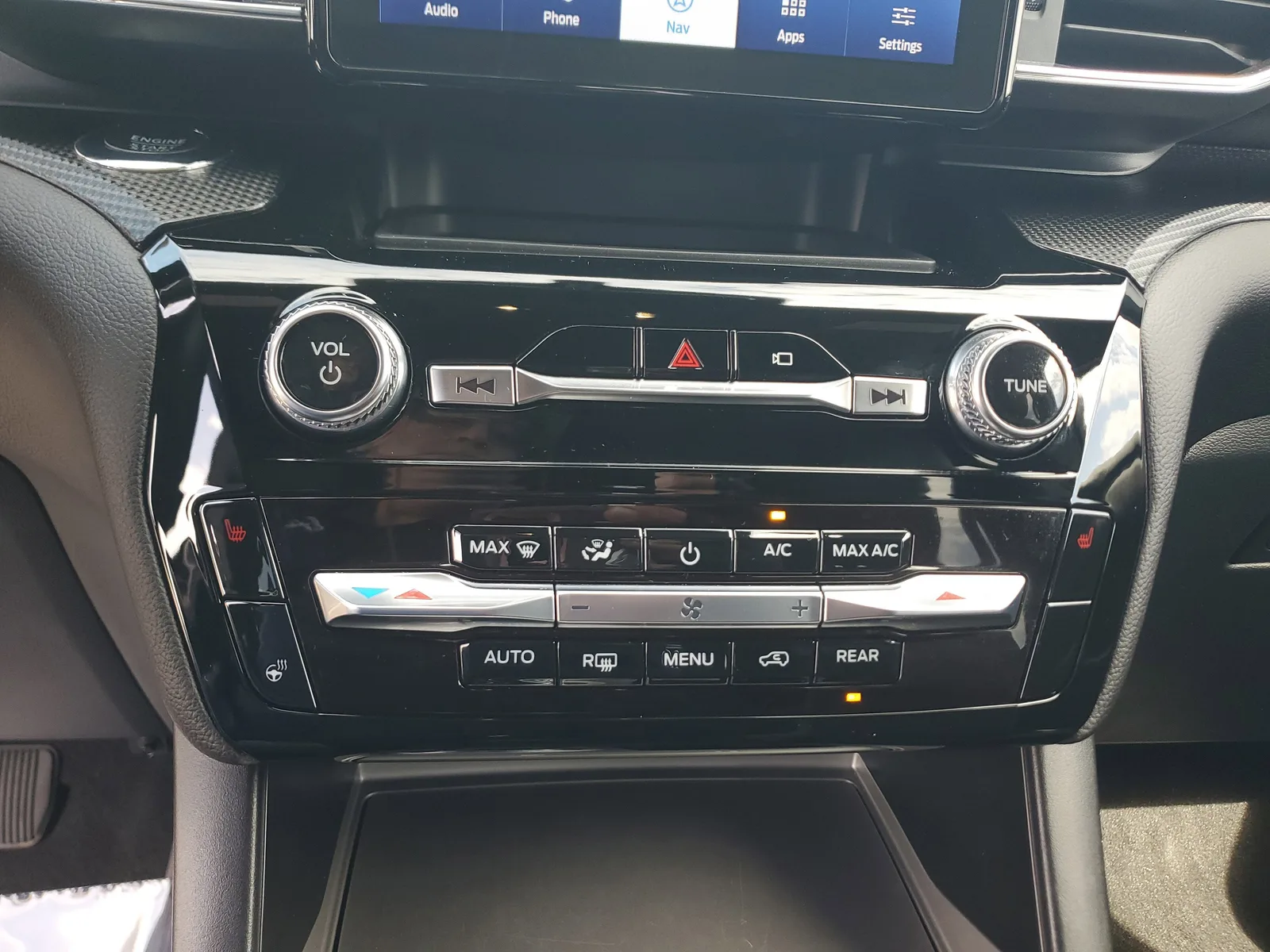 2023 Ford Explorer ST-Line photo 27