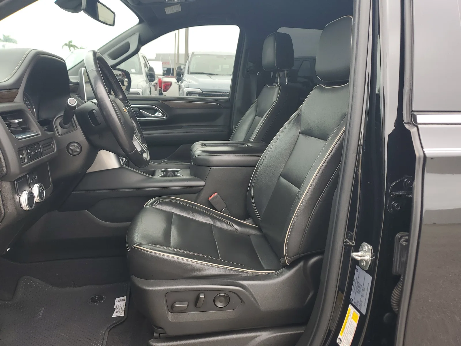 2021 Chevrolet Tahoe Premier photo 11