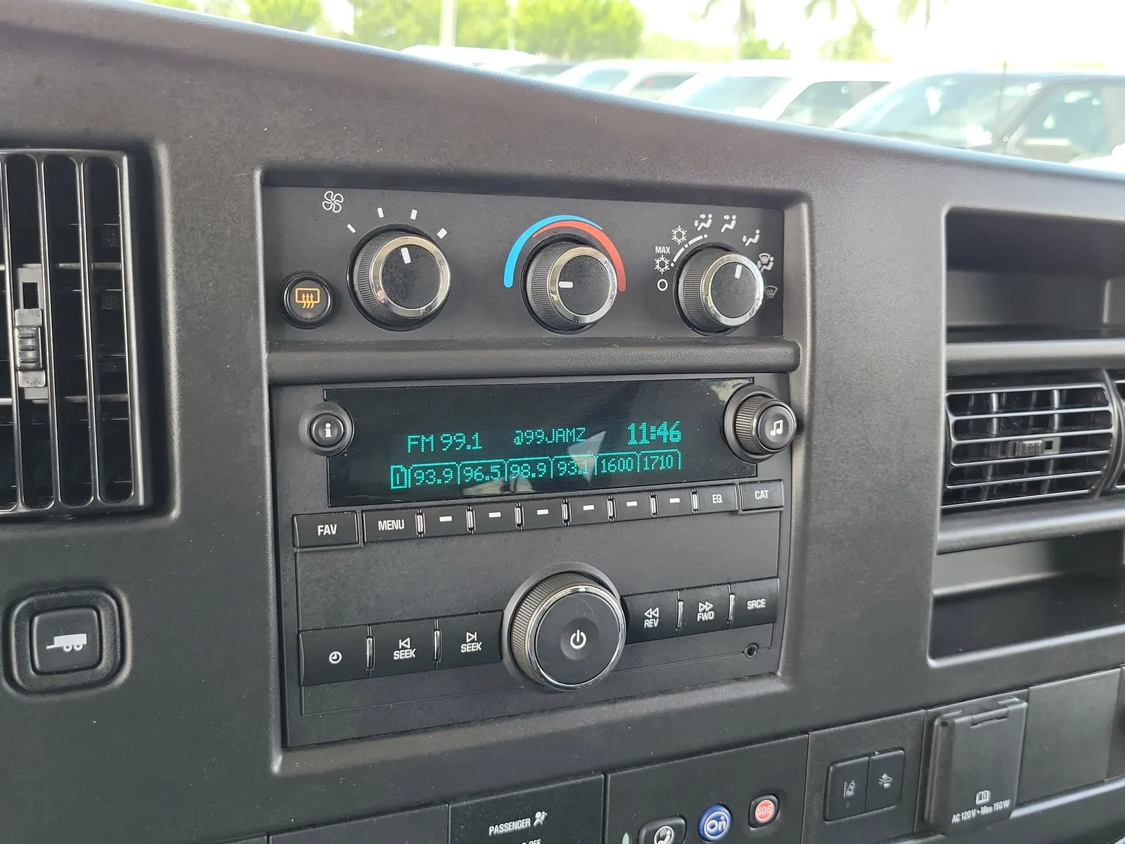 2025 Chevrolet Express Passenger LT photo 27