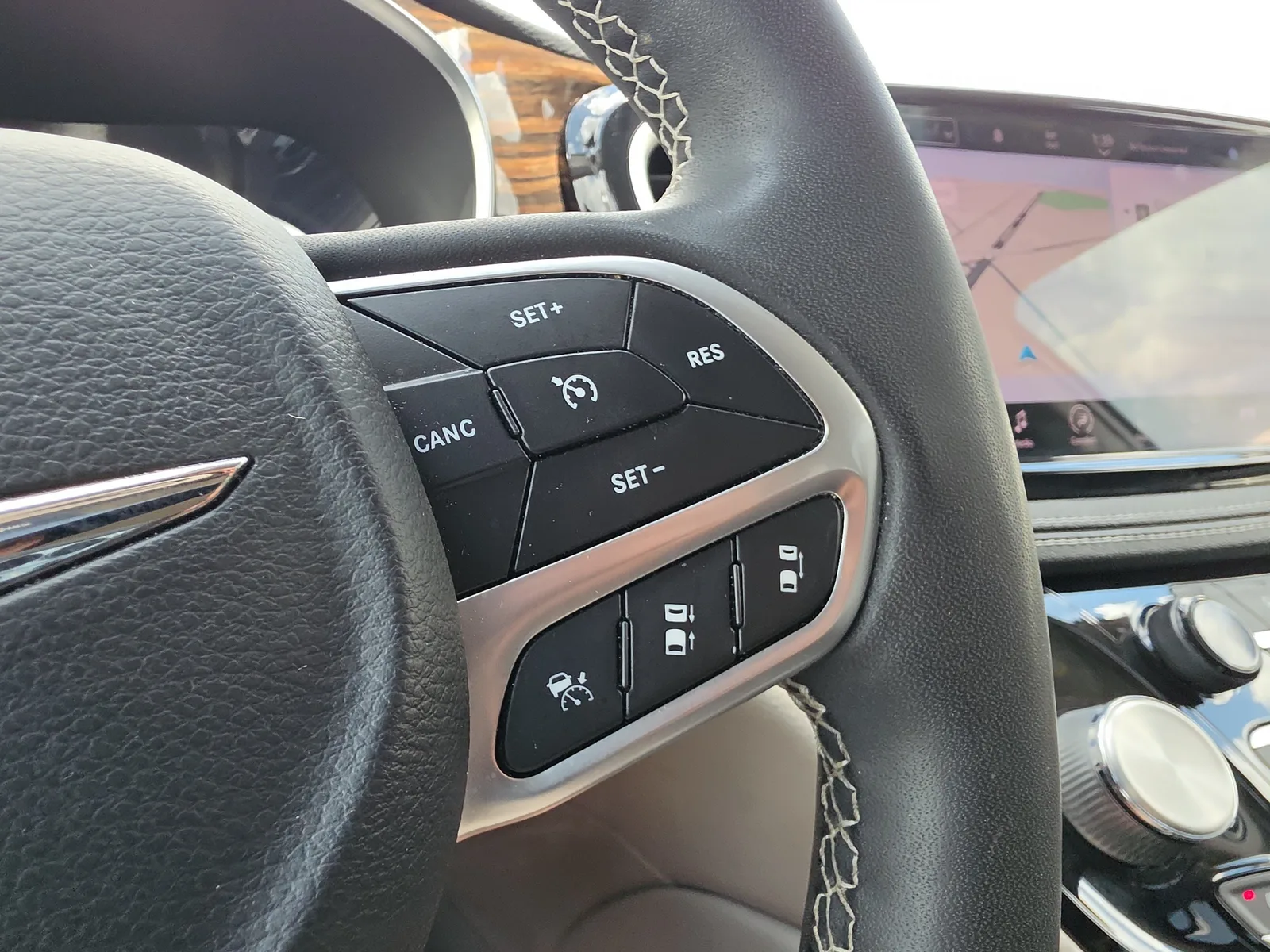 2022 Chrysler Pacifica Hybrid Limited photo 16
