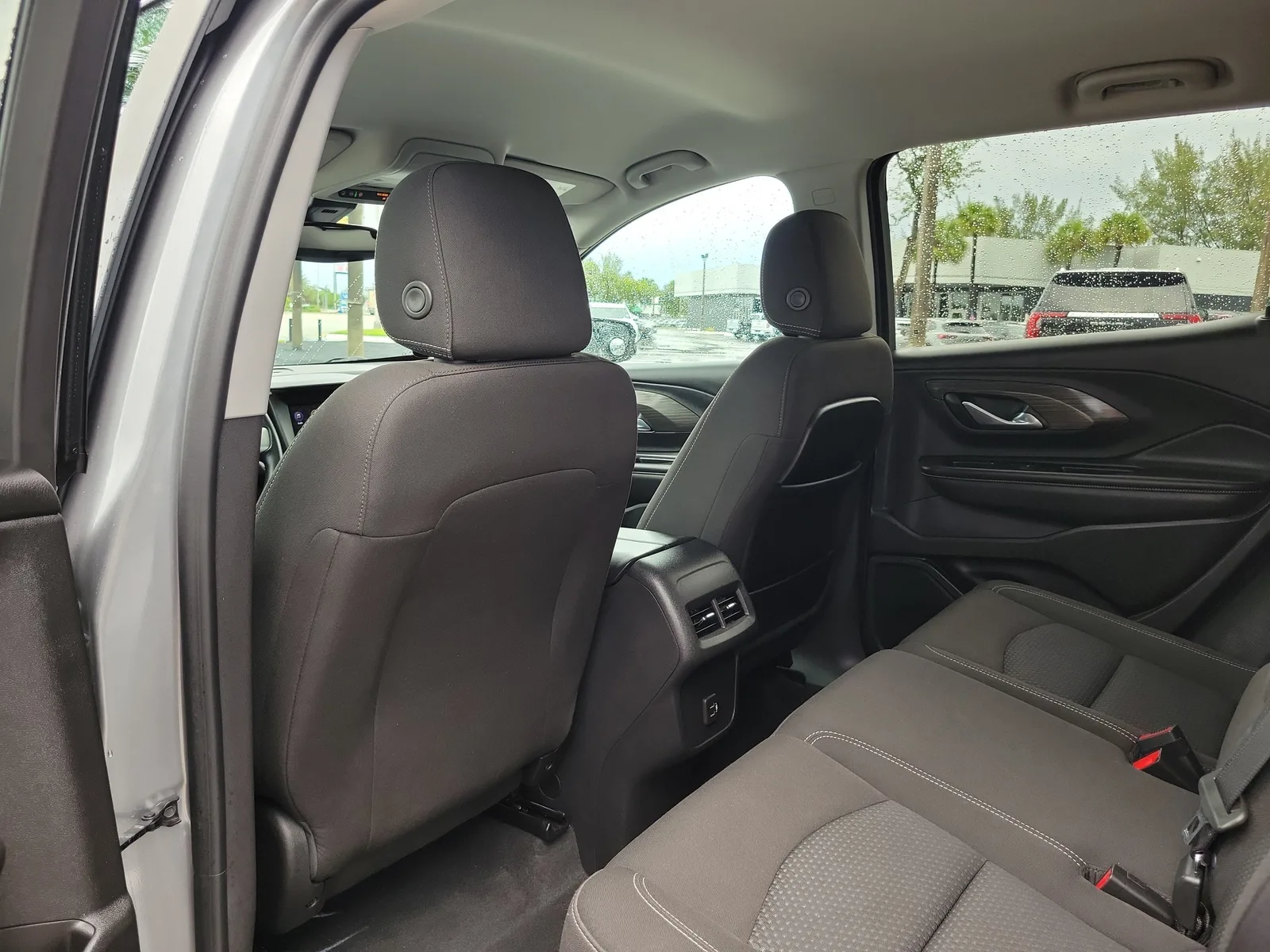 2023 GMC Terrain SLE photo 14