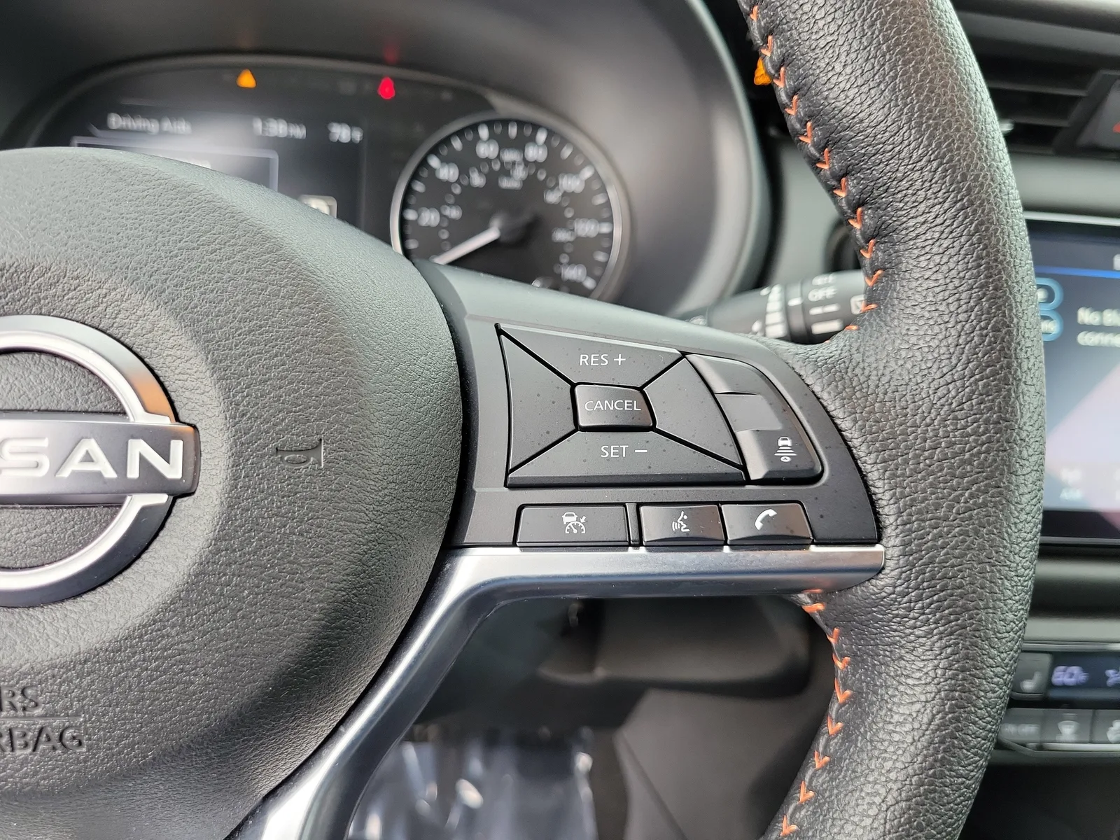 2024 Nissan Kicks SR photo 25