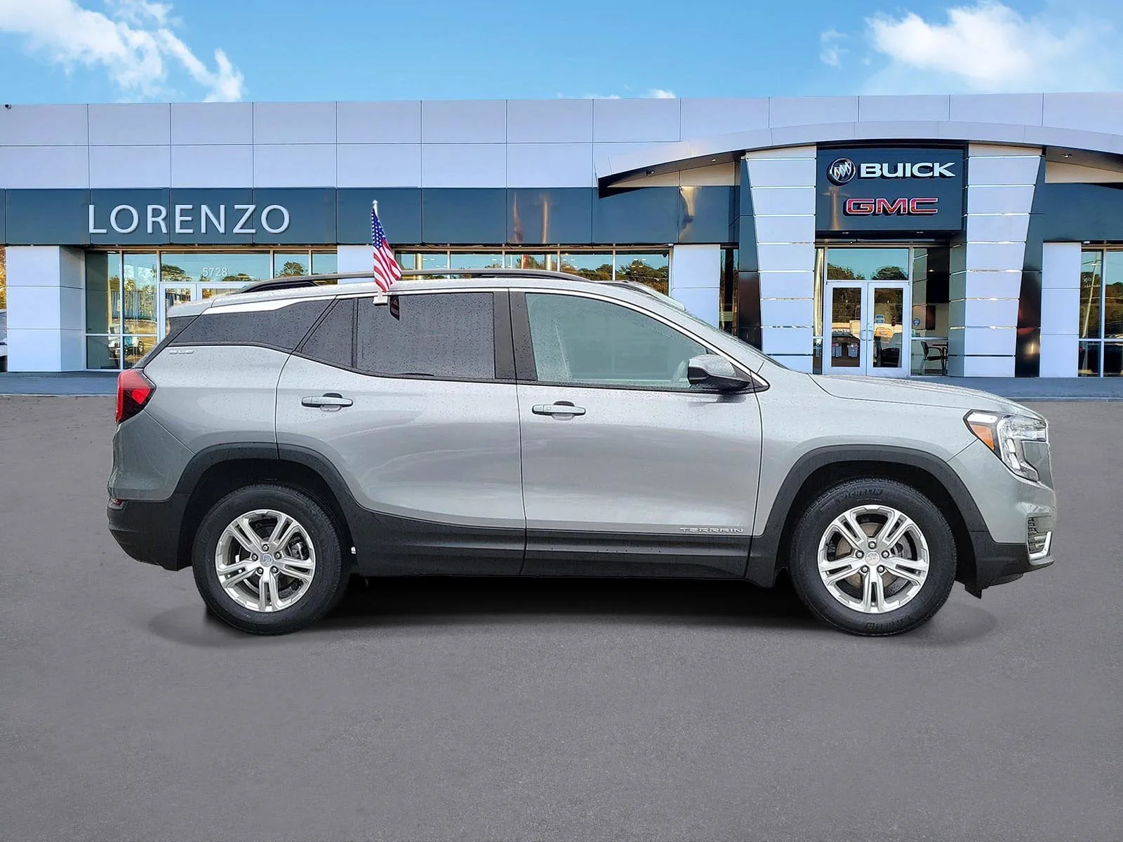 2023 GMC Terrain SLE photo 4