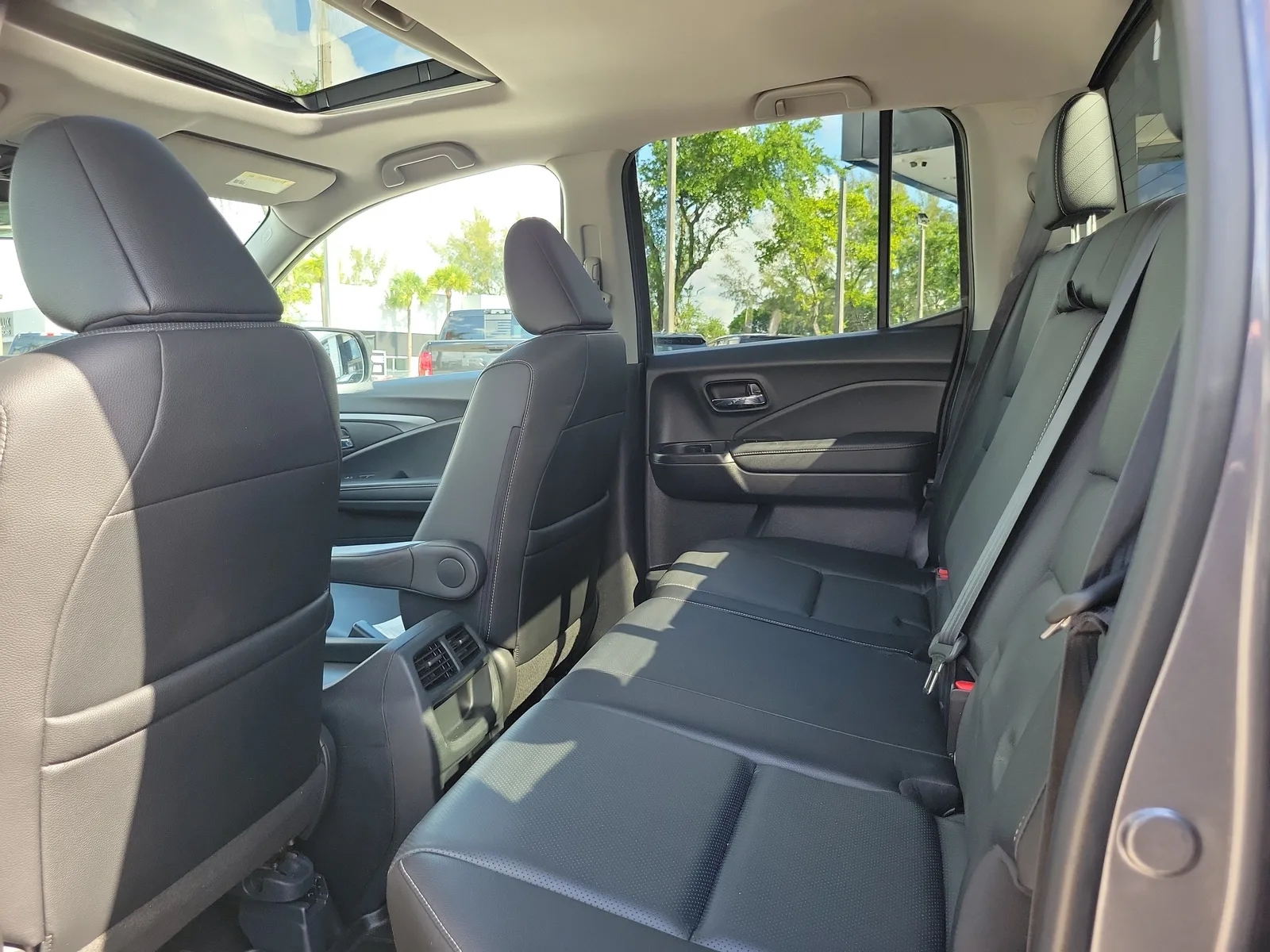 2023 Honda Ridgeline RTL photo 14