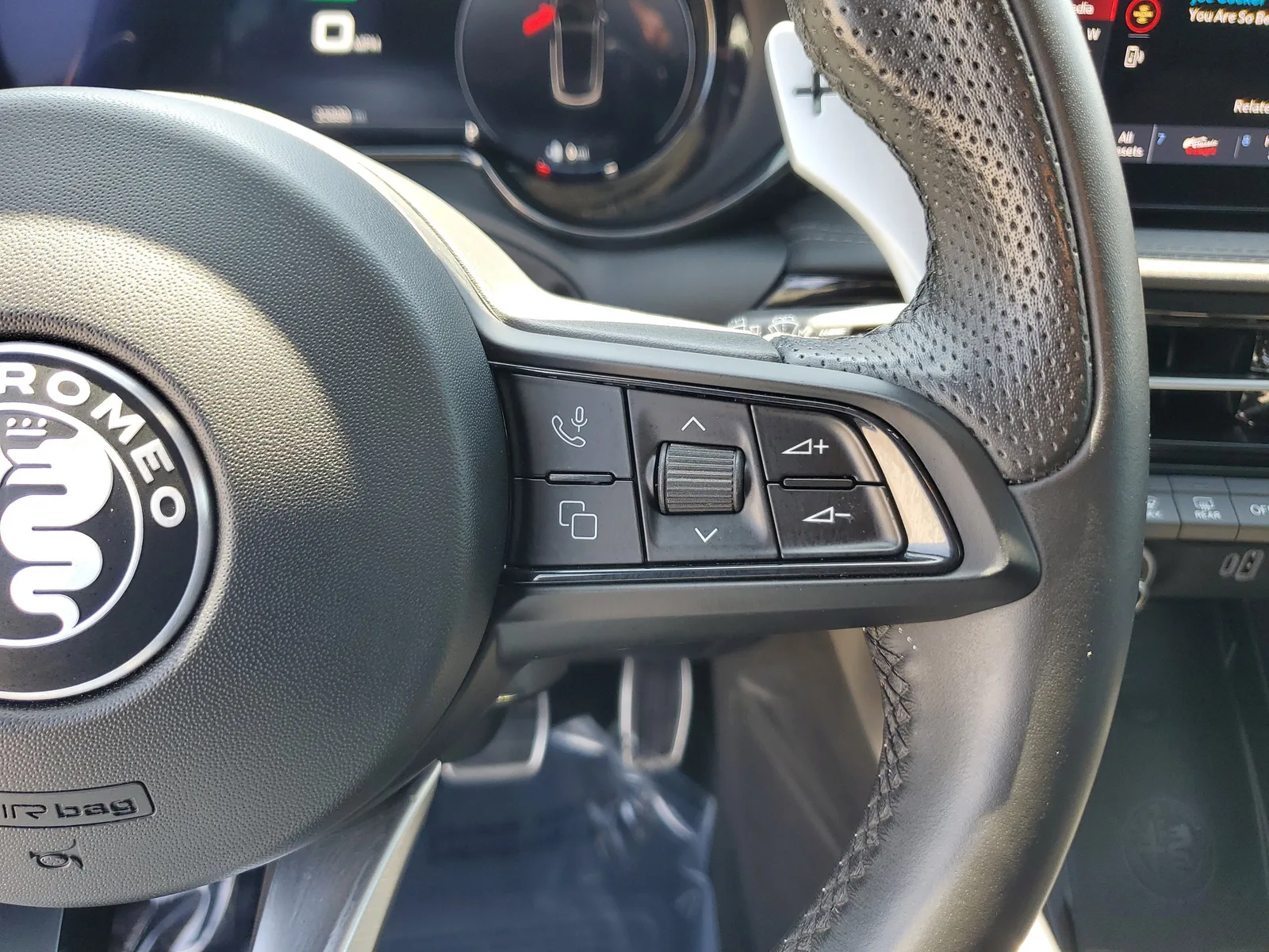 2024 Alfa Romeo Tonale Veloce E4WD photo 24