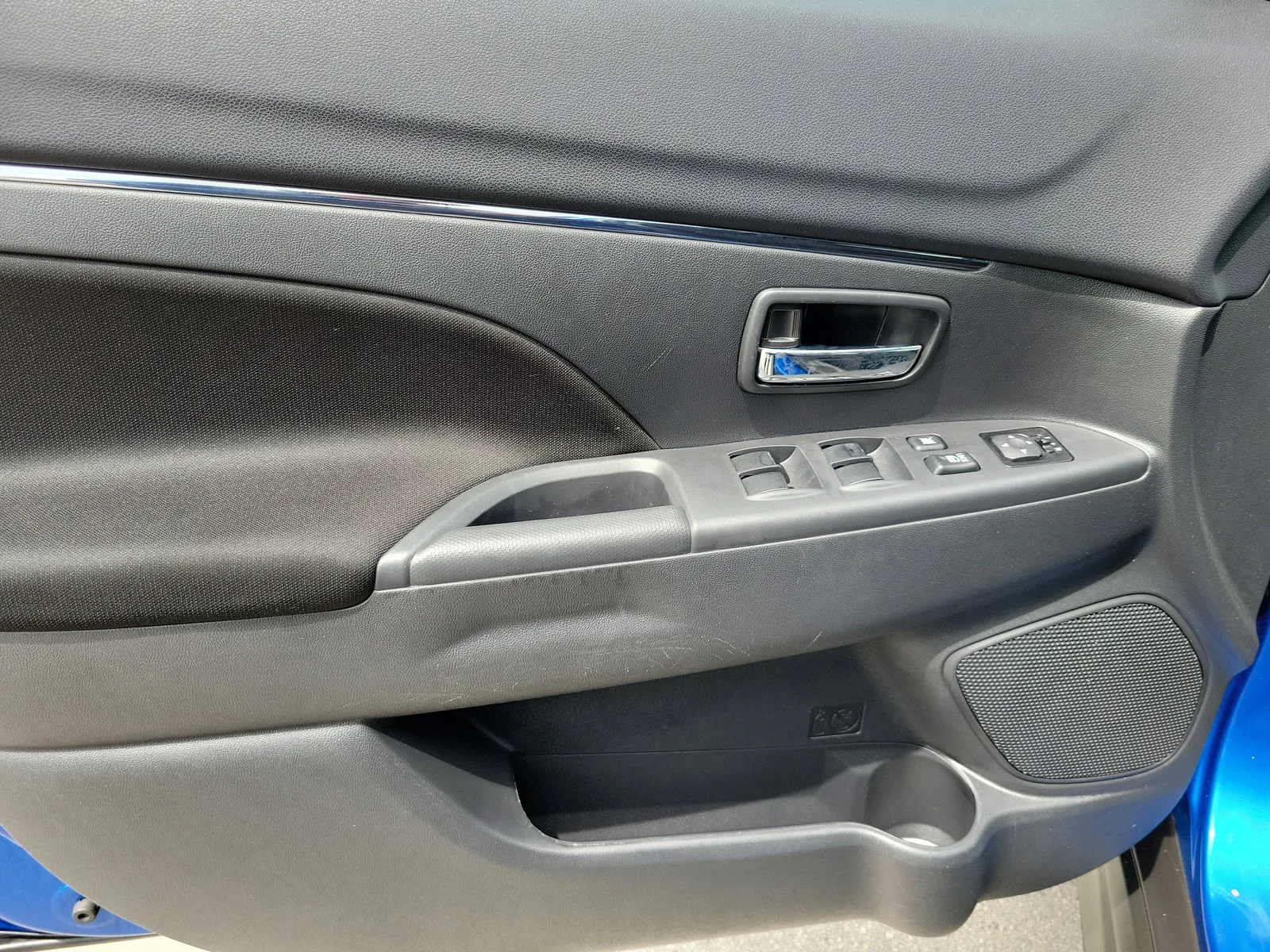 2025 Mitsubishi Outlander Sport LE photo 26