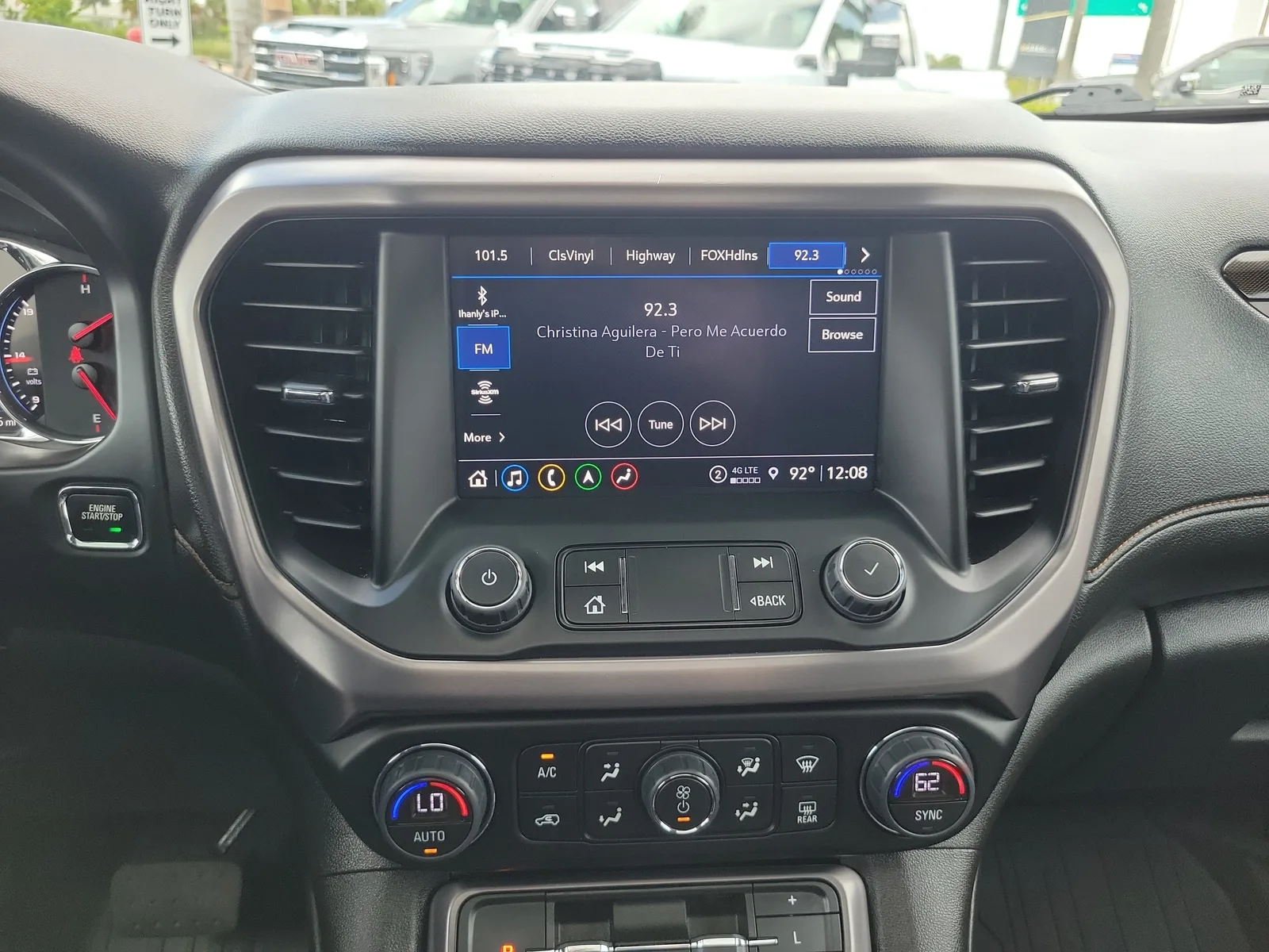 2023 GMC Acadia AT4 photo 27