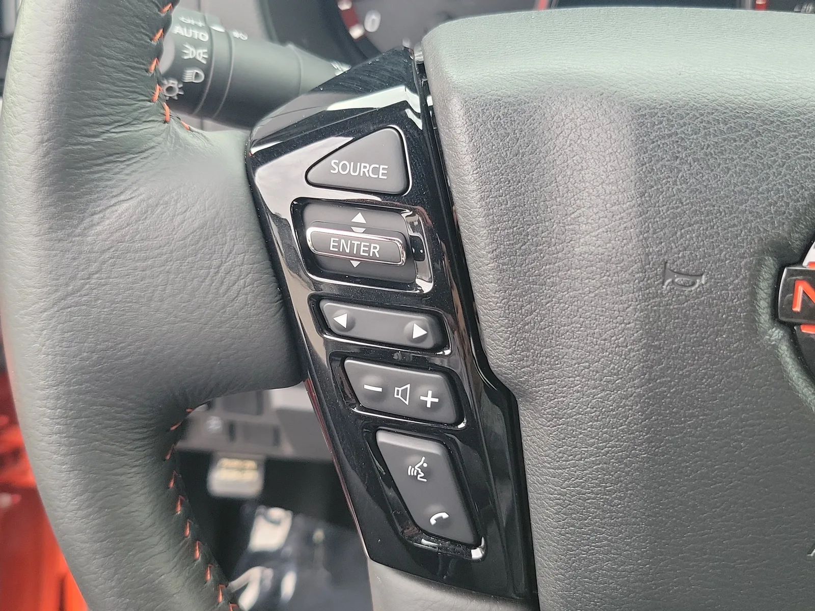 2025 Nissan Frontier Crew Cab PRO-X® photo 19