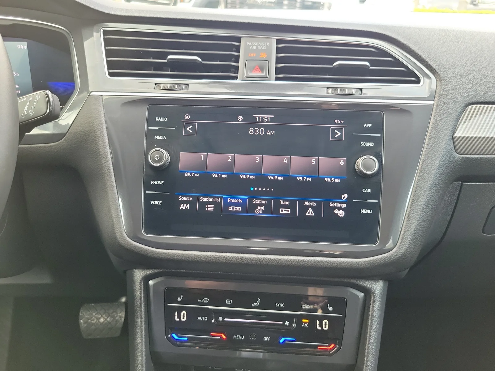 2022 Volkswagen Tiguan SE photo 21