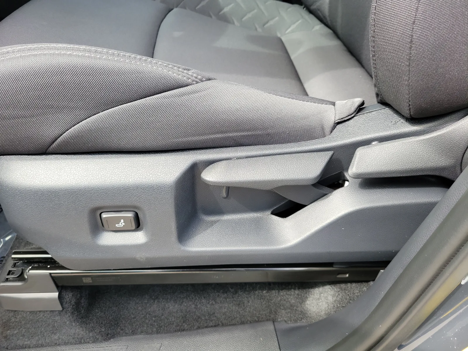 2025 Toyota Tacoma 2WD SR5 photo 12