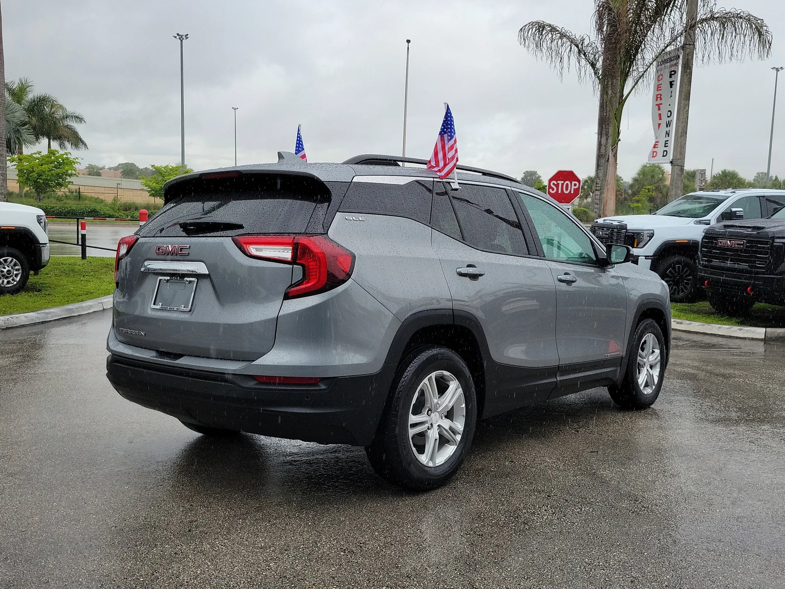 2023 GMC Terrain SLE photo 5