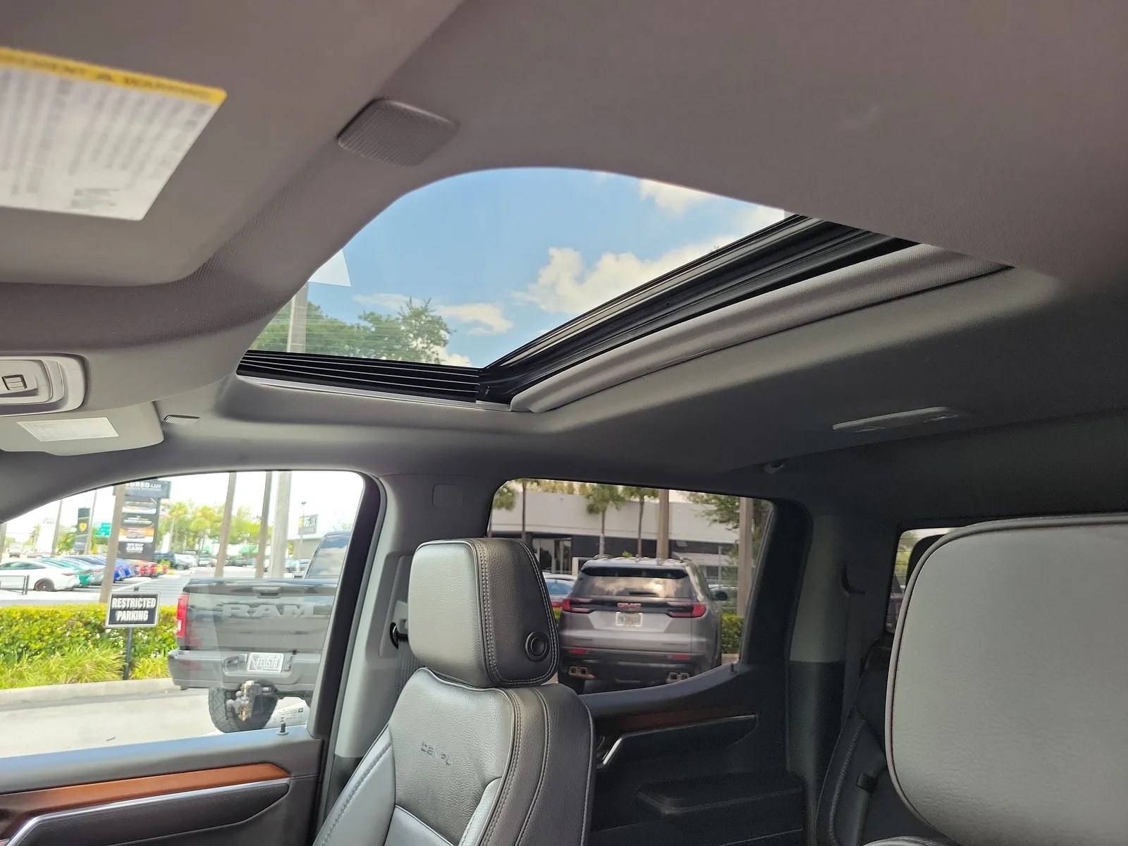 2024 GMC Sierra 1500 Denali photo 12