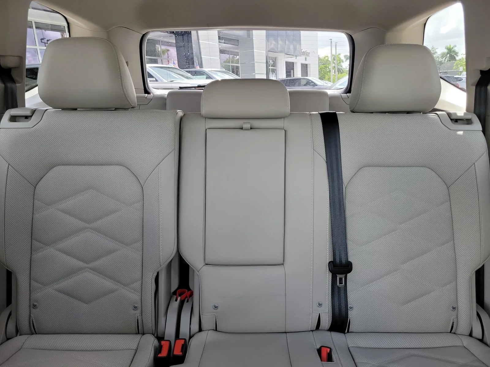 2025 Volkswagen Atlas 2.0T SE w/Technology photo 15