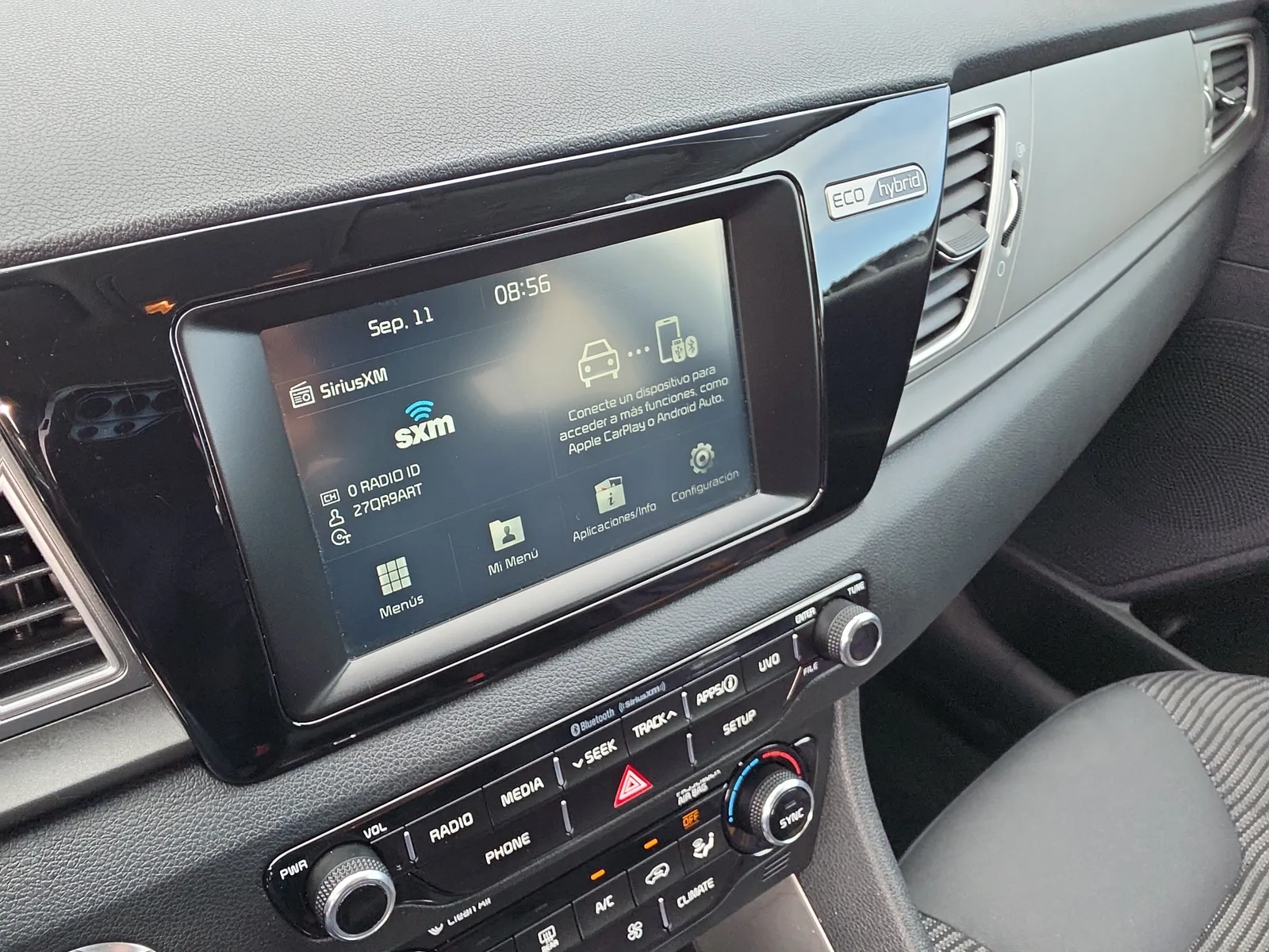 2017 Kia Niro LX photo 16