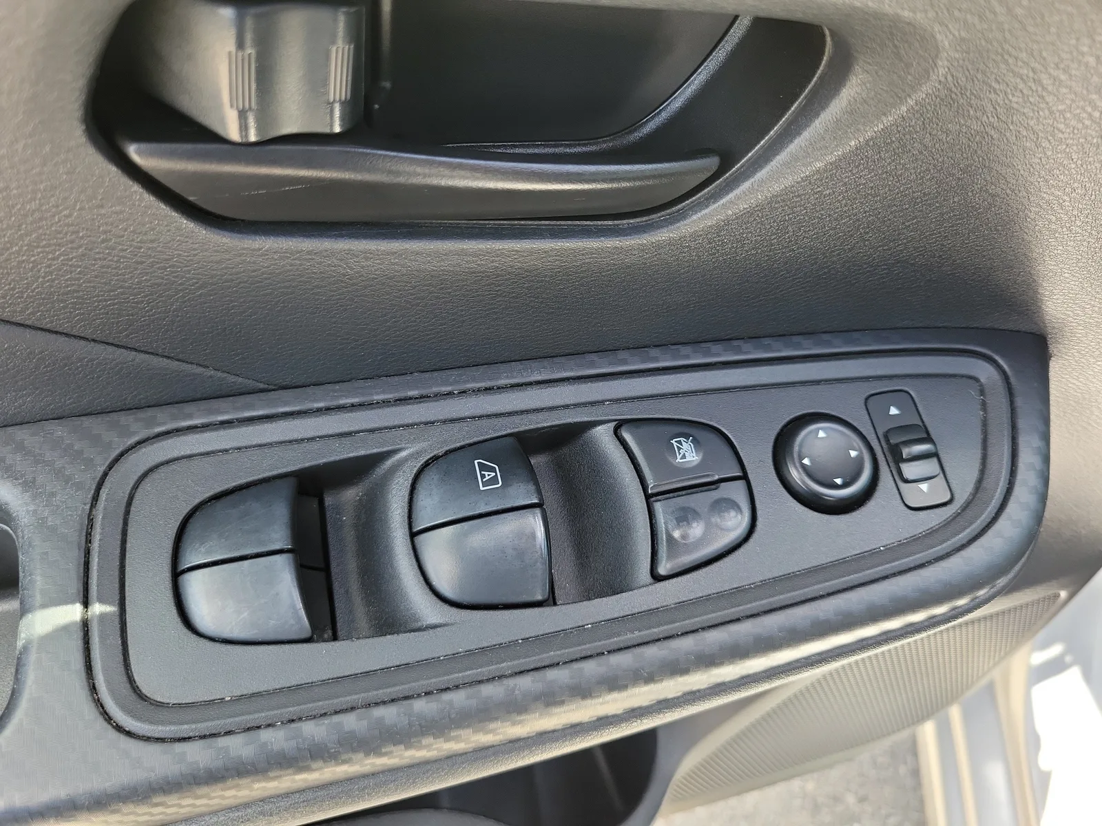 2021 Nissan Versa S photo 25