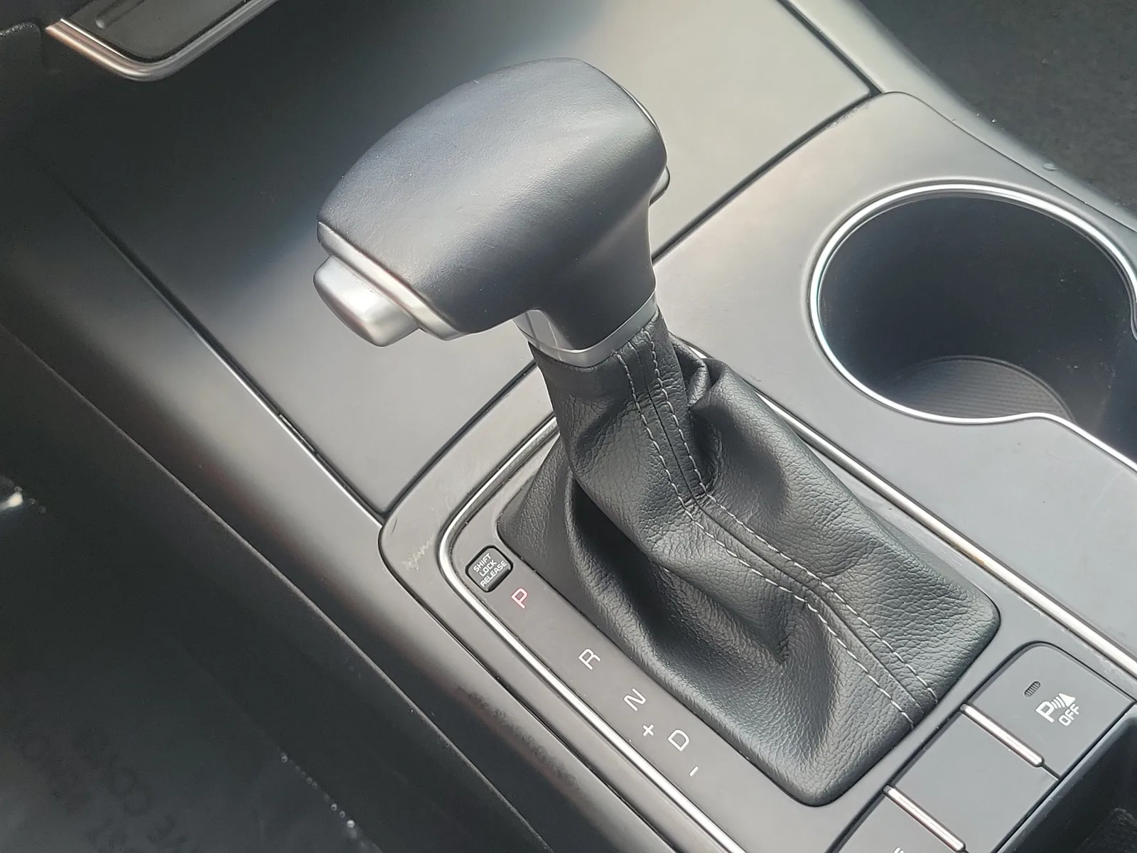 2020 Kia Sorento LX photo 25