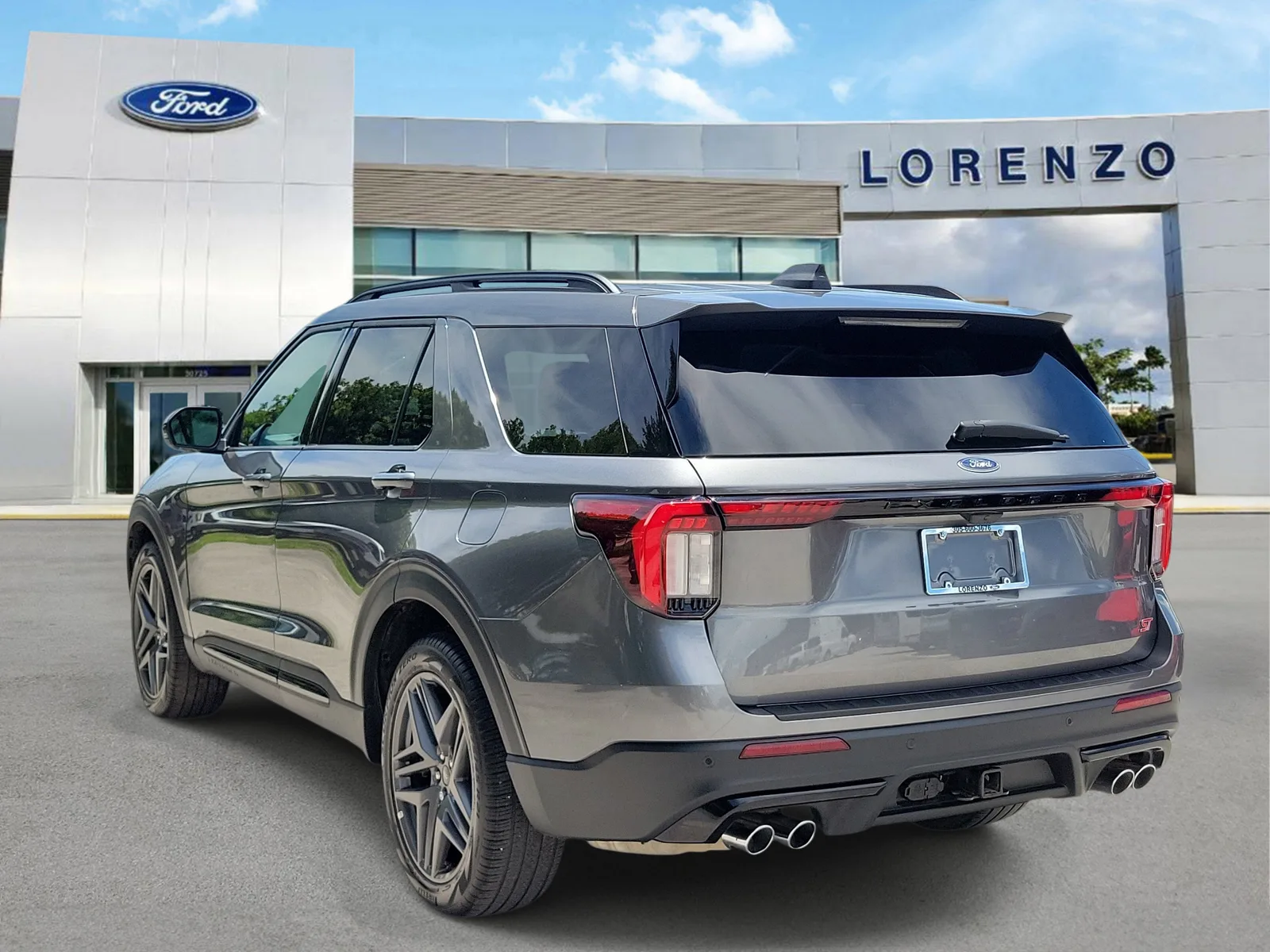 2025 Ford Explorer ST photo 7