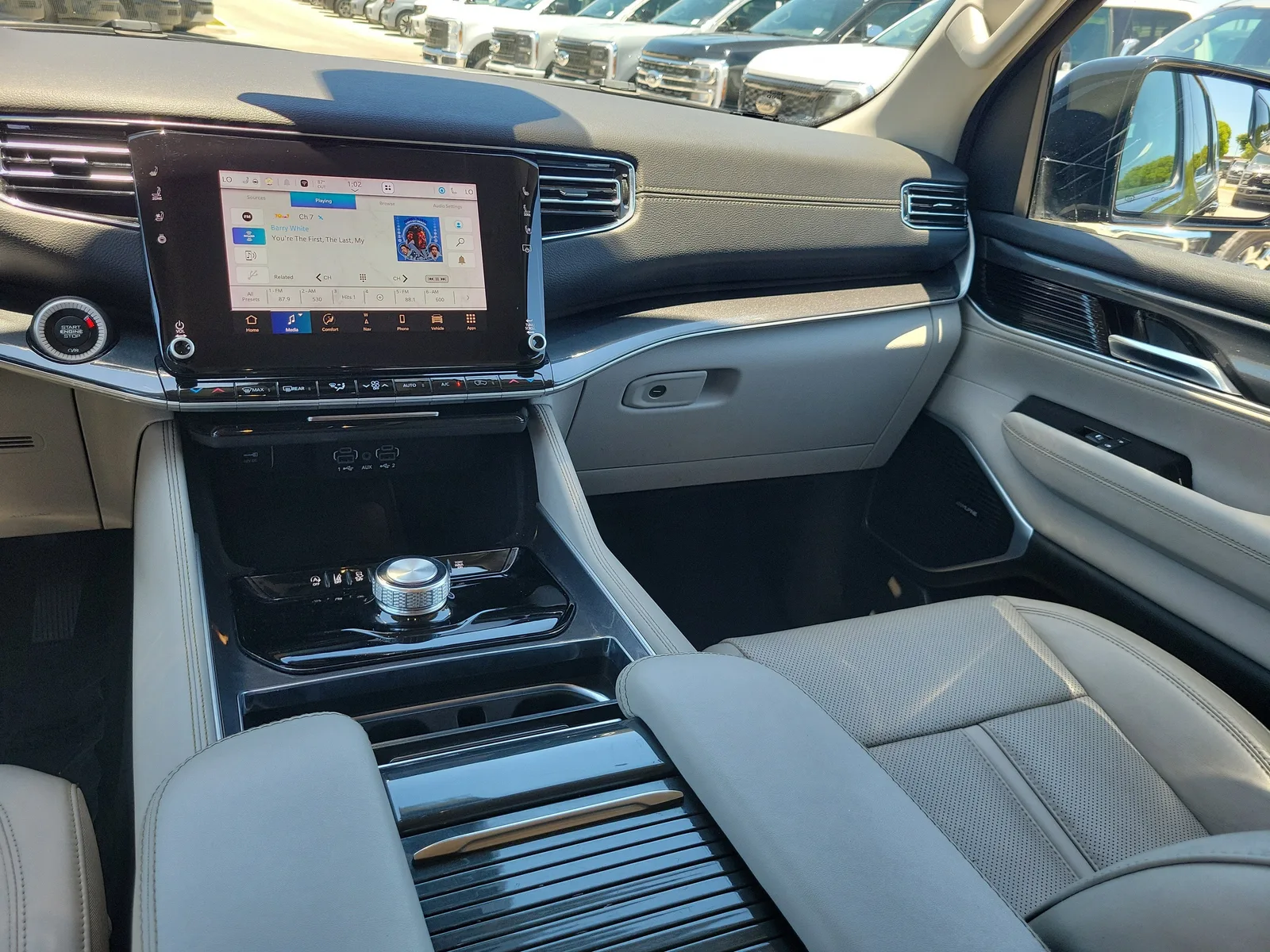 2023 Jeep Wagoneer Base photo 19