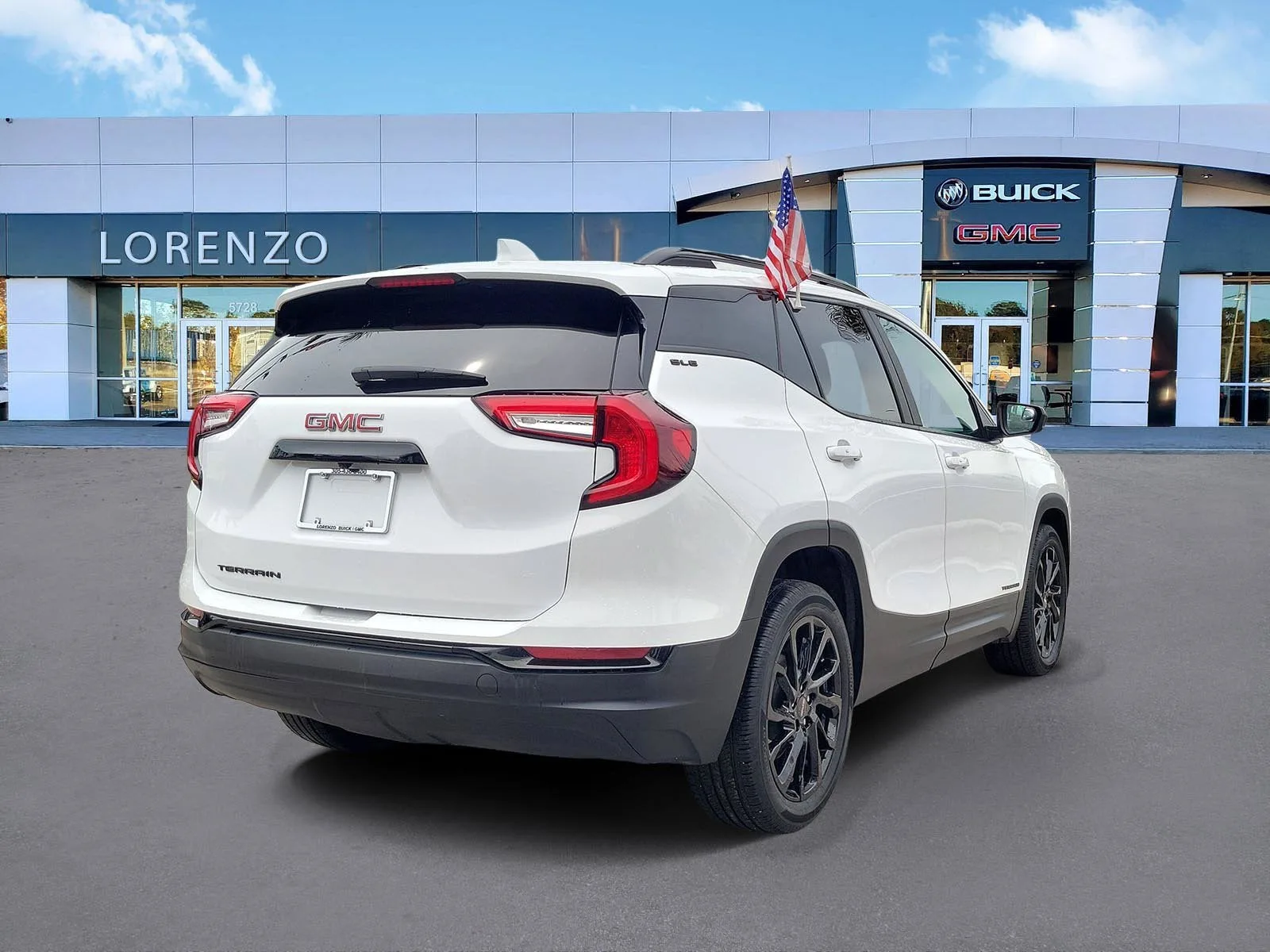 2024 GMC Terrain SLE photo 5